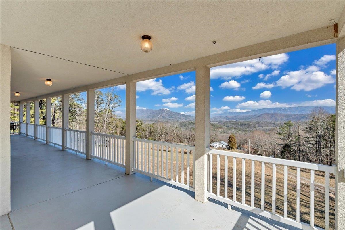 2534 Paris Mountain Road Elliston VA 24087