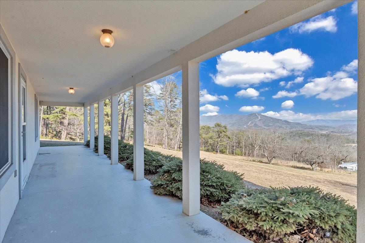 2534 Paris Mountain Road Elliston VA 24087