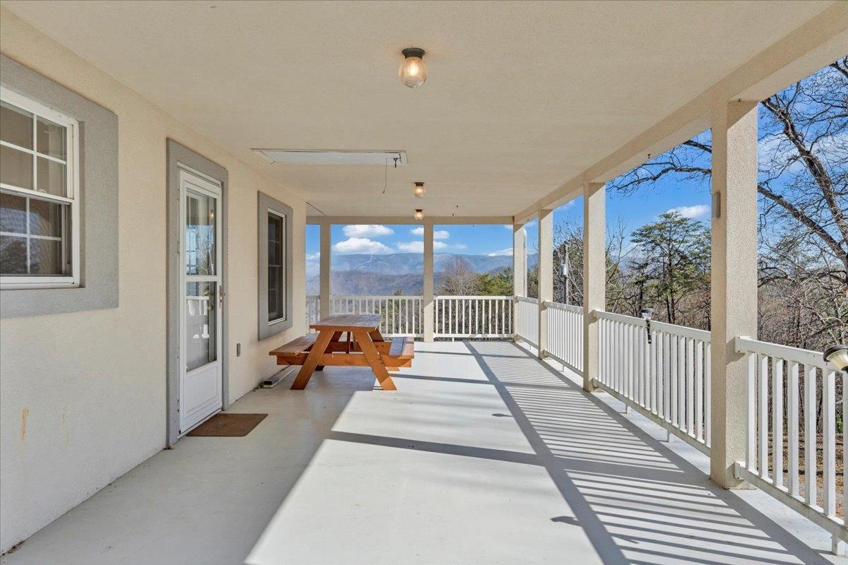 2534 Paris Mountain Road Elliston VA 24087