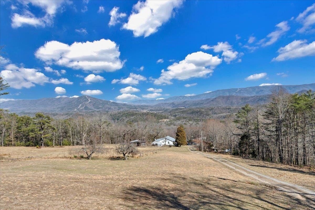 2534 Paris Mountain Road Elliston VA 24087