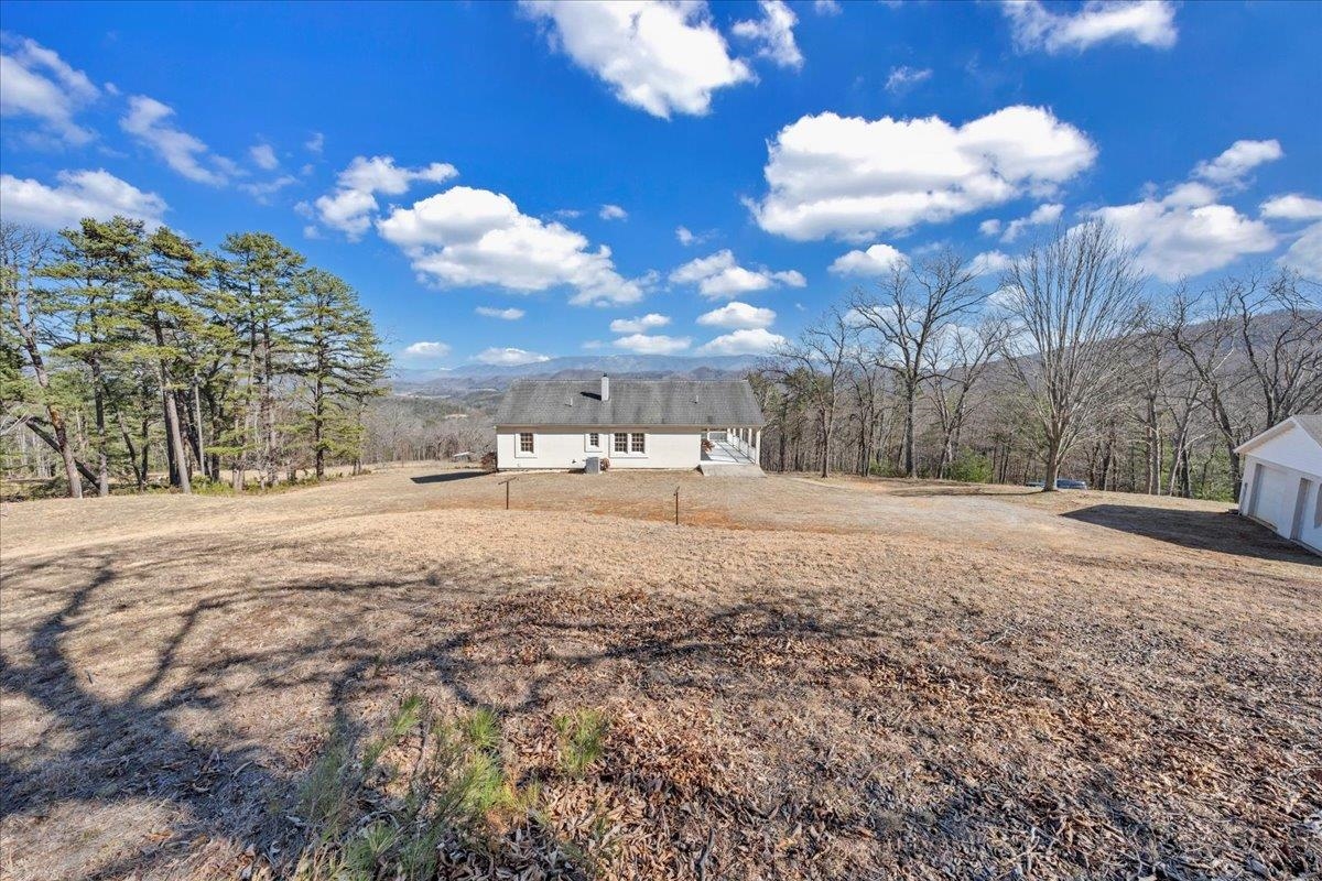 2534 Paris Mountain Road Elliston VA 24087