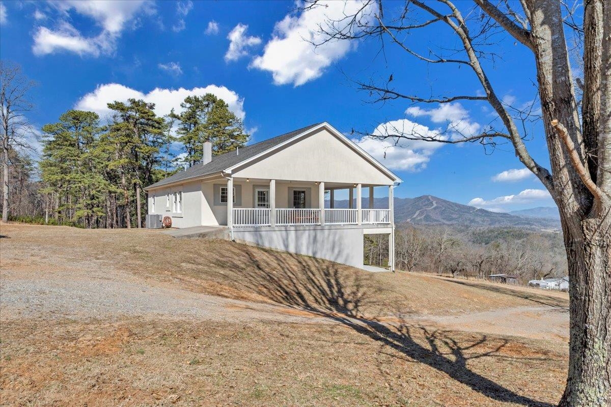 2534 Paris Mountain Road Elliston VA 24087