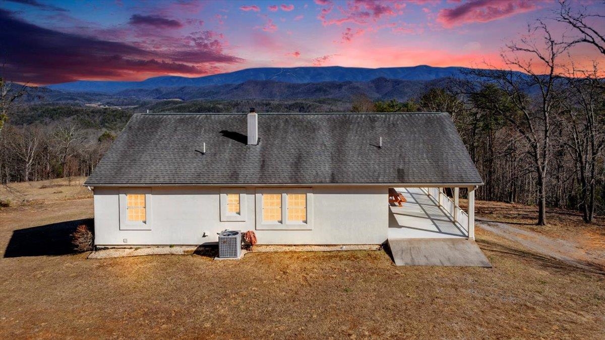 2534 Paris Mountain Road Elliston VA 24087