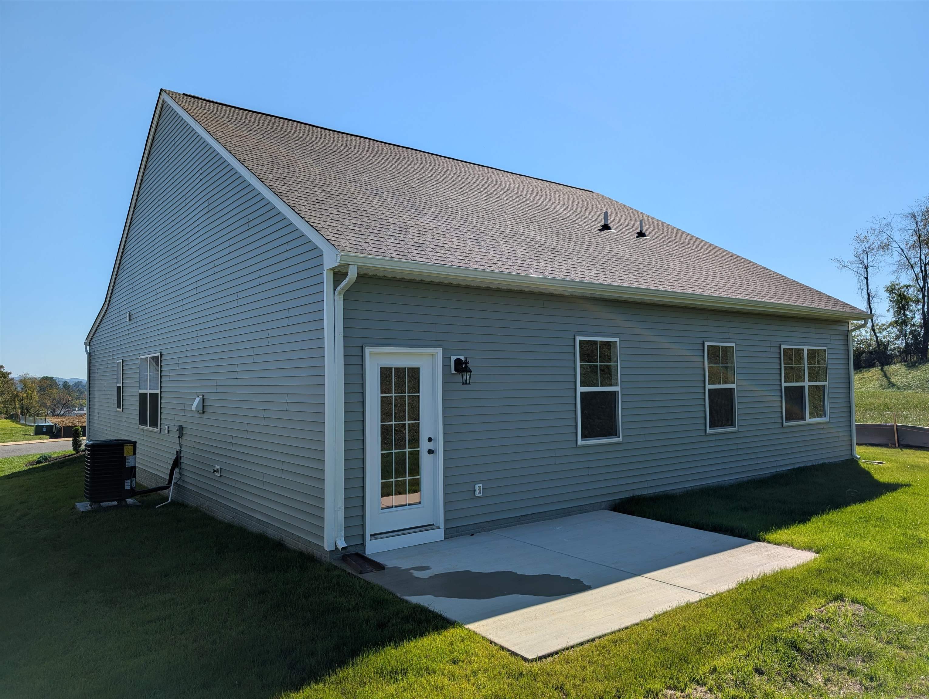 7451 King's Pointe Drive Fairlawn VA 24141
