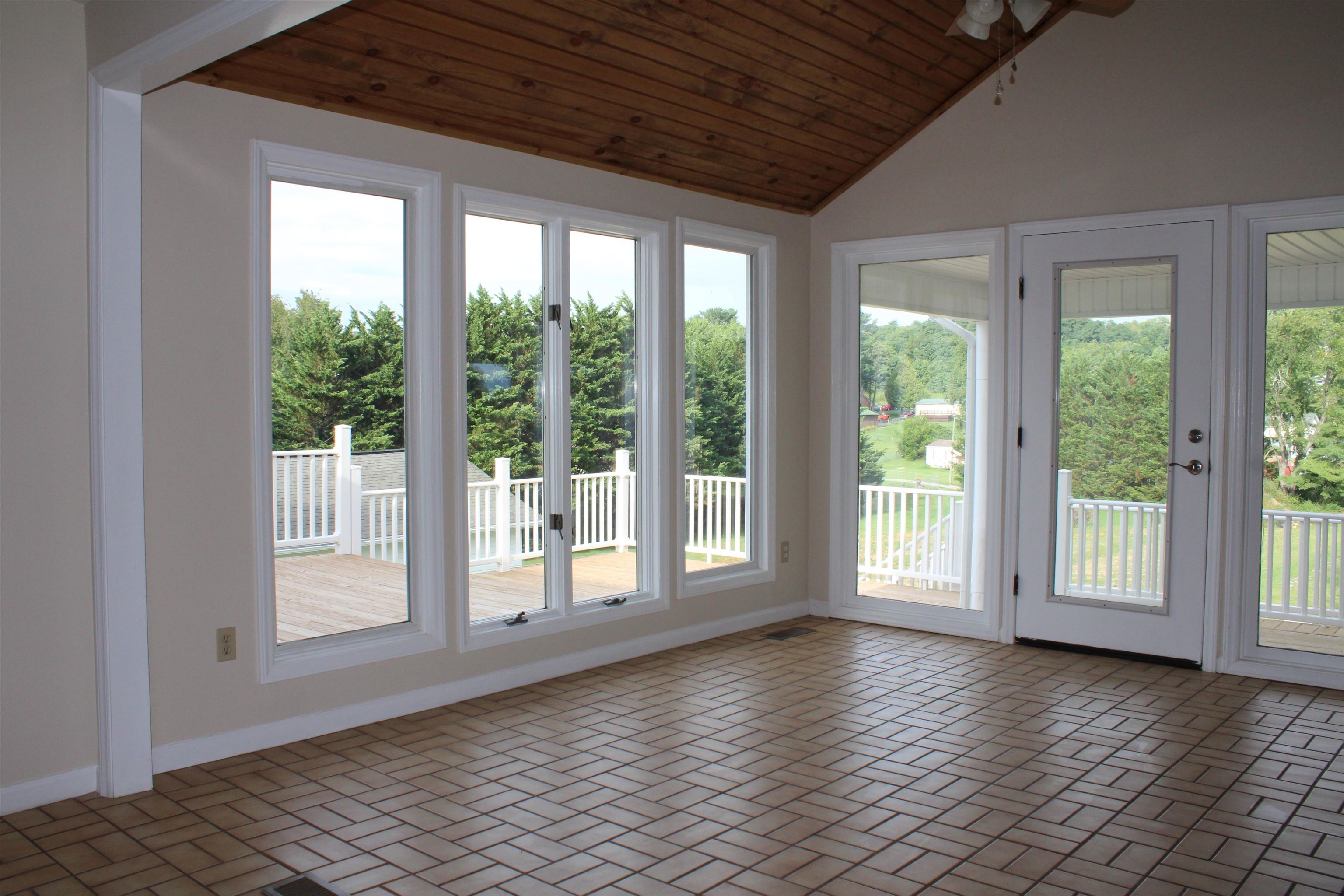 5062 Woodlyn Street Dublin VA 24084