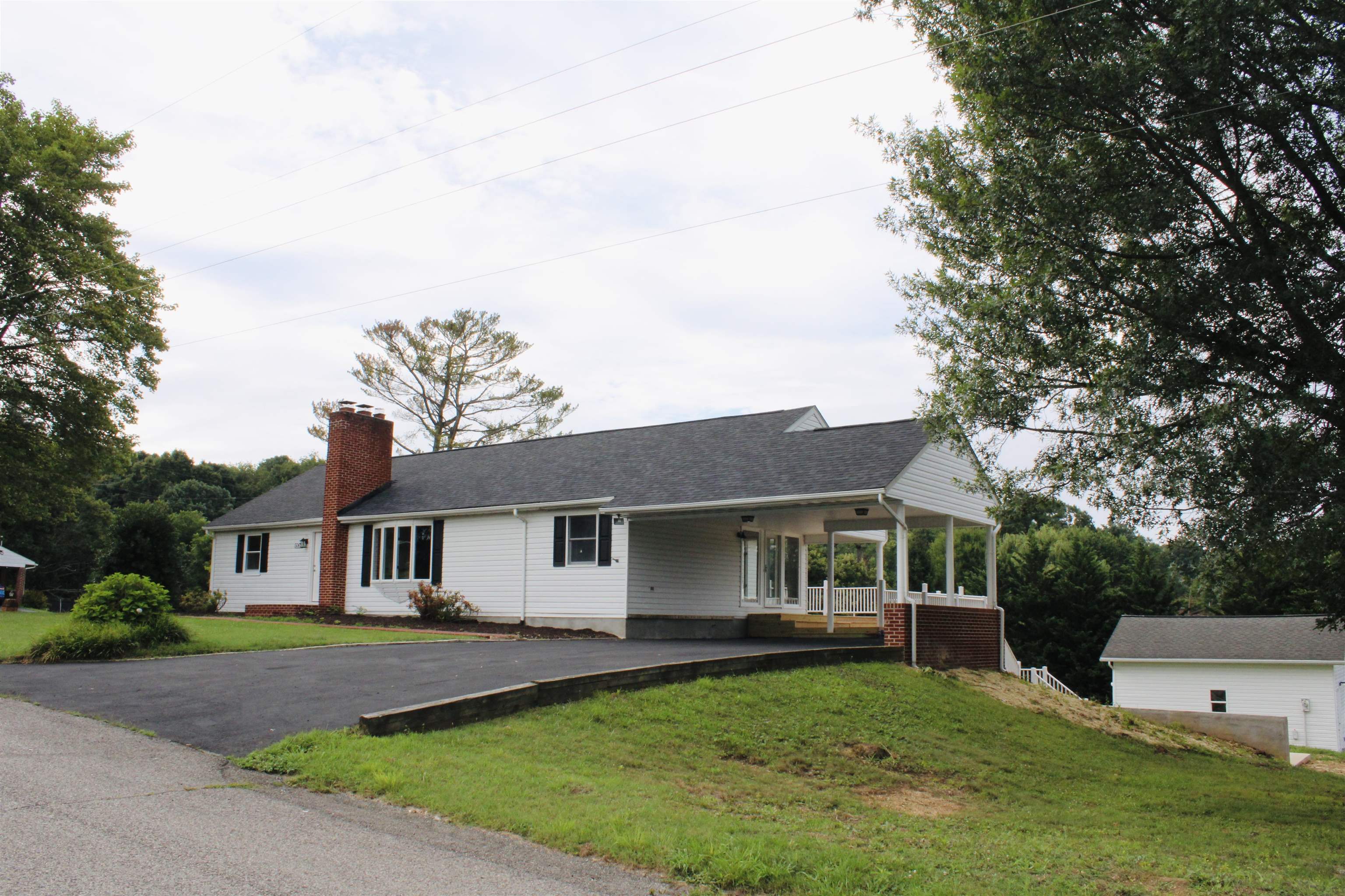 5062 Woodlyn Street Dublin VA 24084