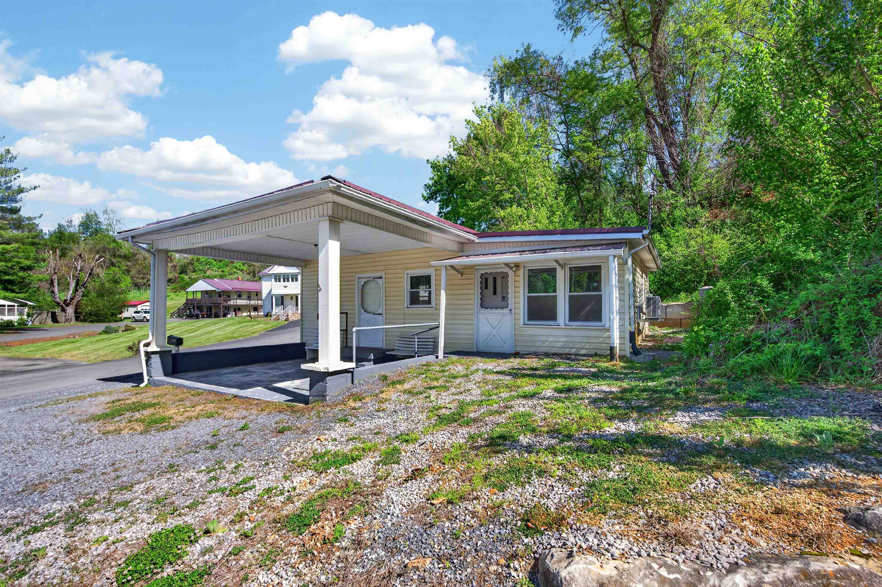 101 Mays Hollow Road Pembroke VA 24136