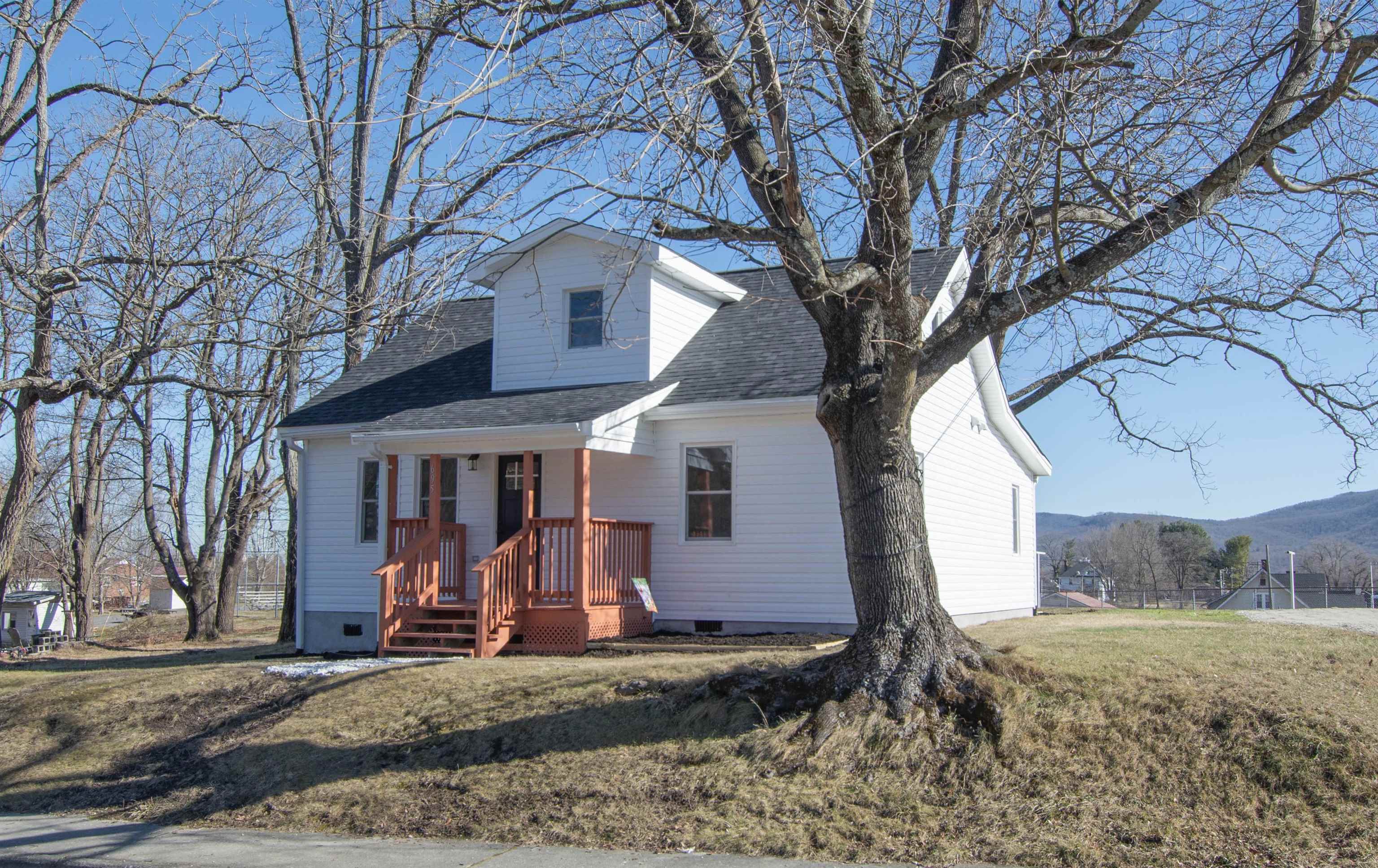 695 W Spiller Street Wytheville VA 24382