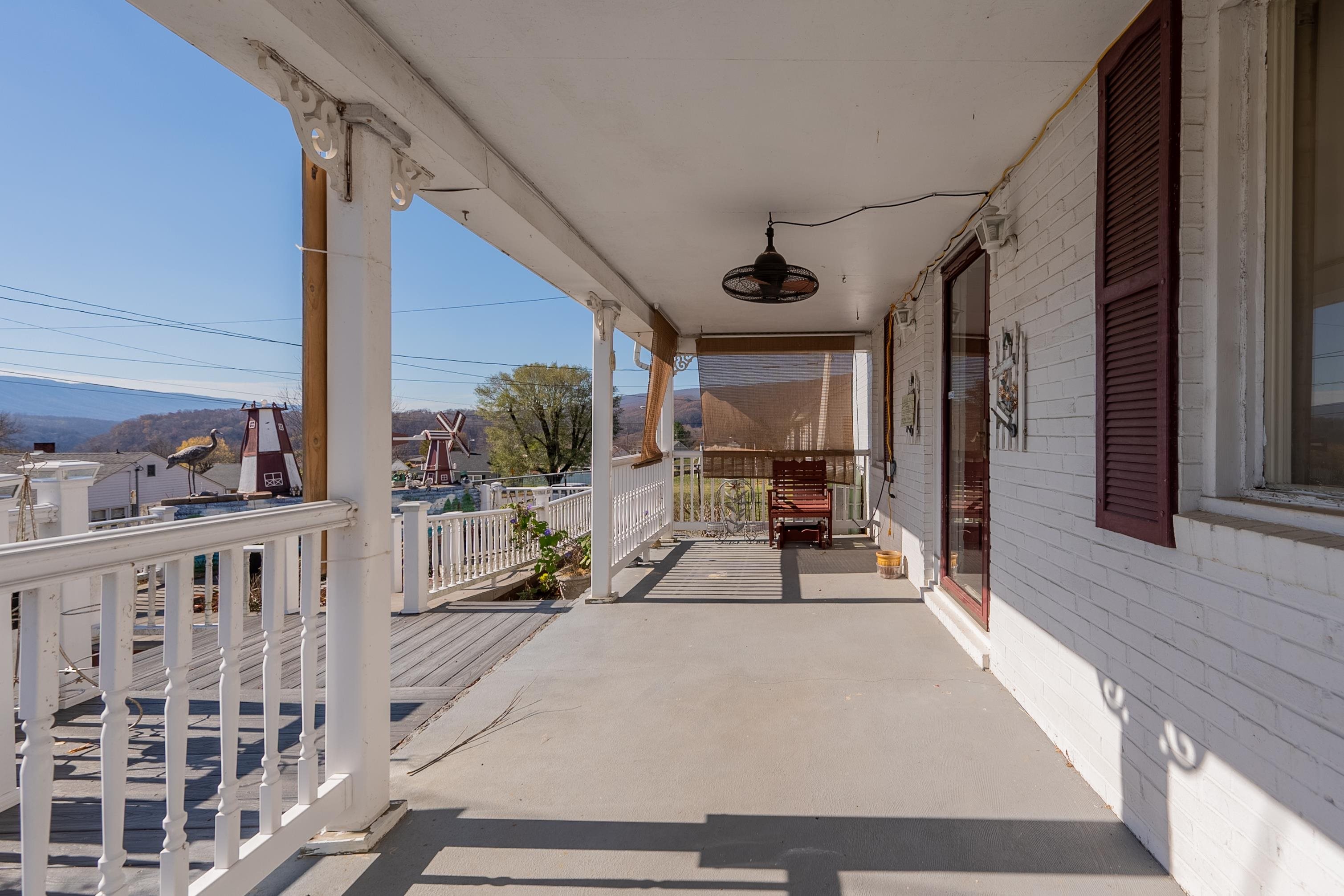 305 Fairview Street Narrows VA 24124