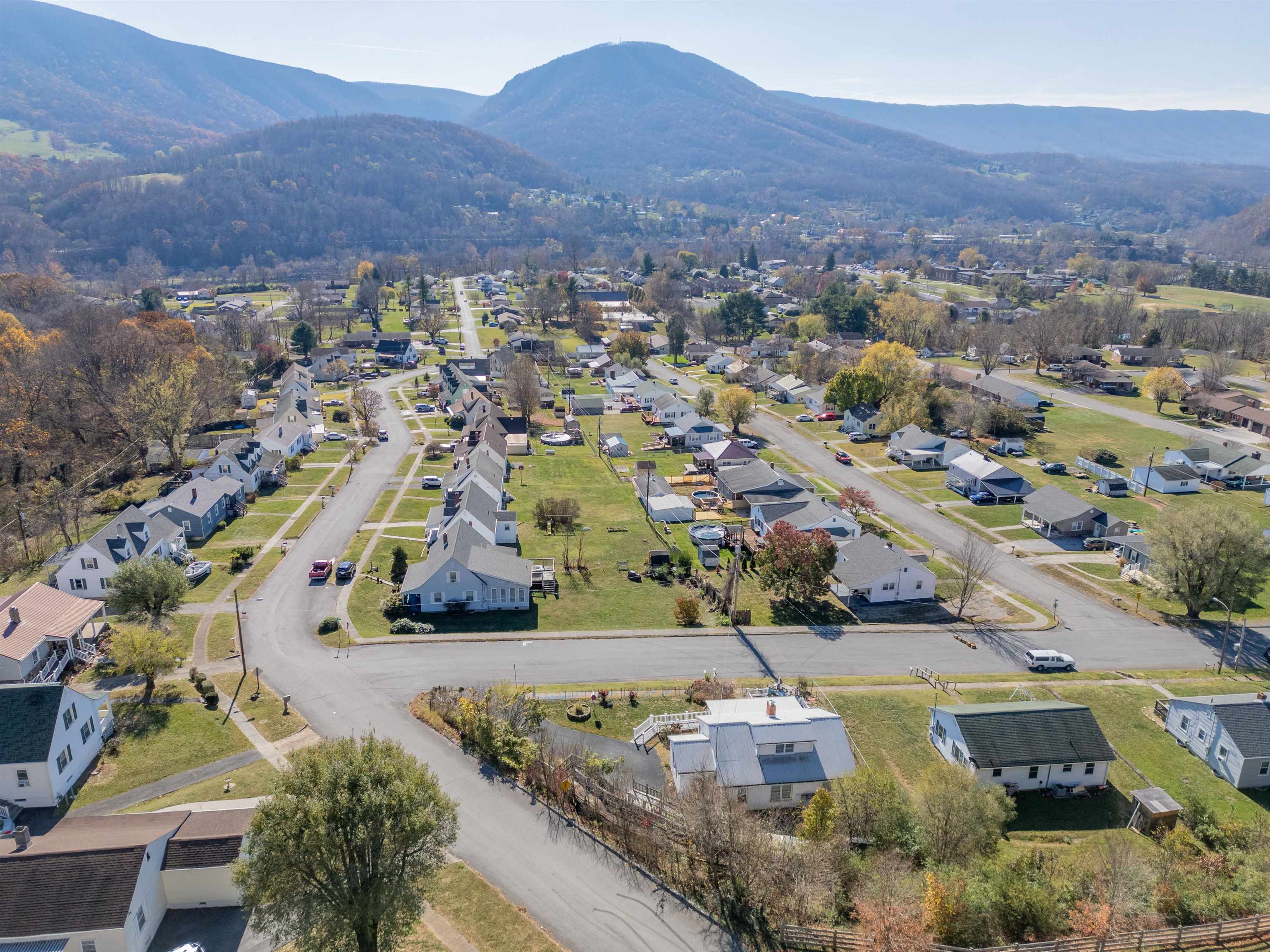 305 Fairview Street Narrows VA 24124