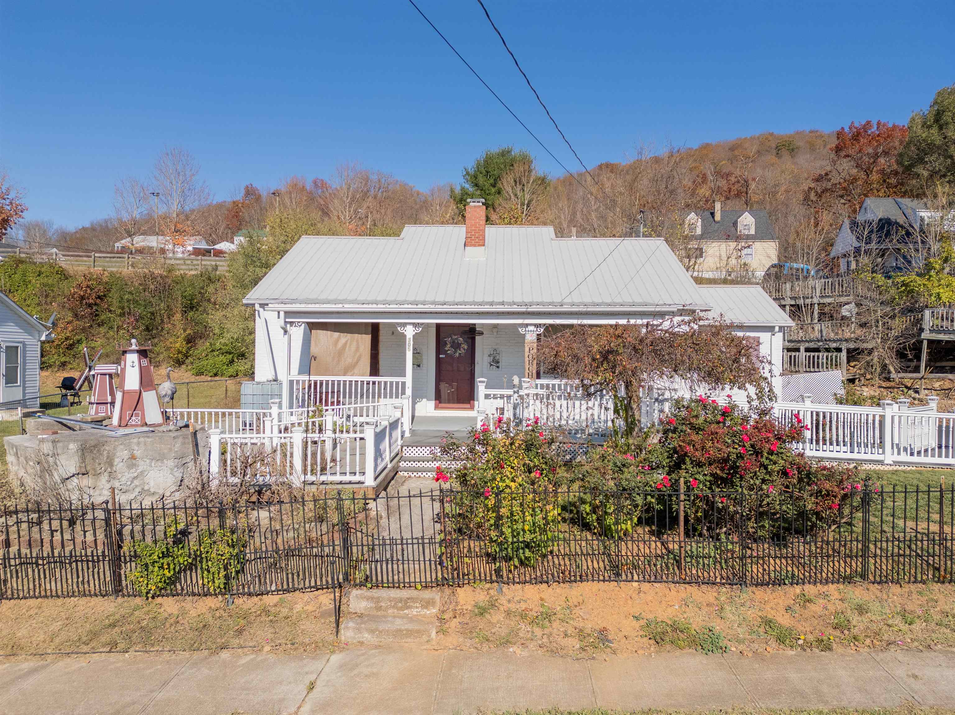 305 Fairview Street Narrows VA 24124