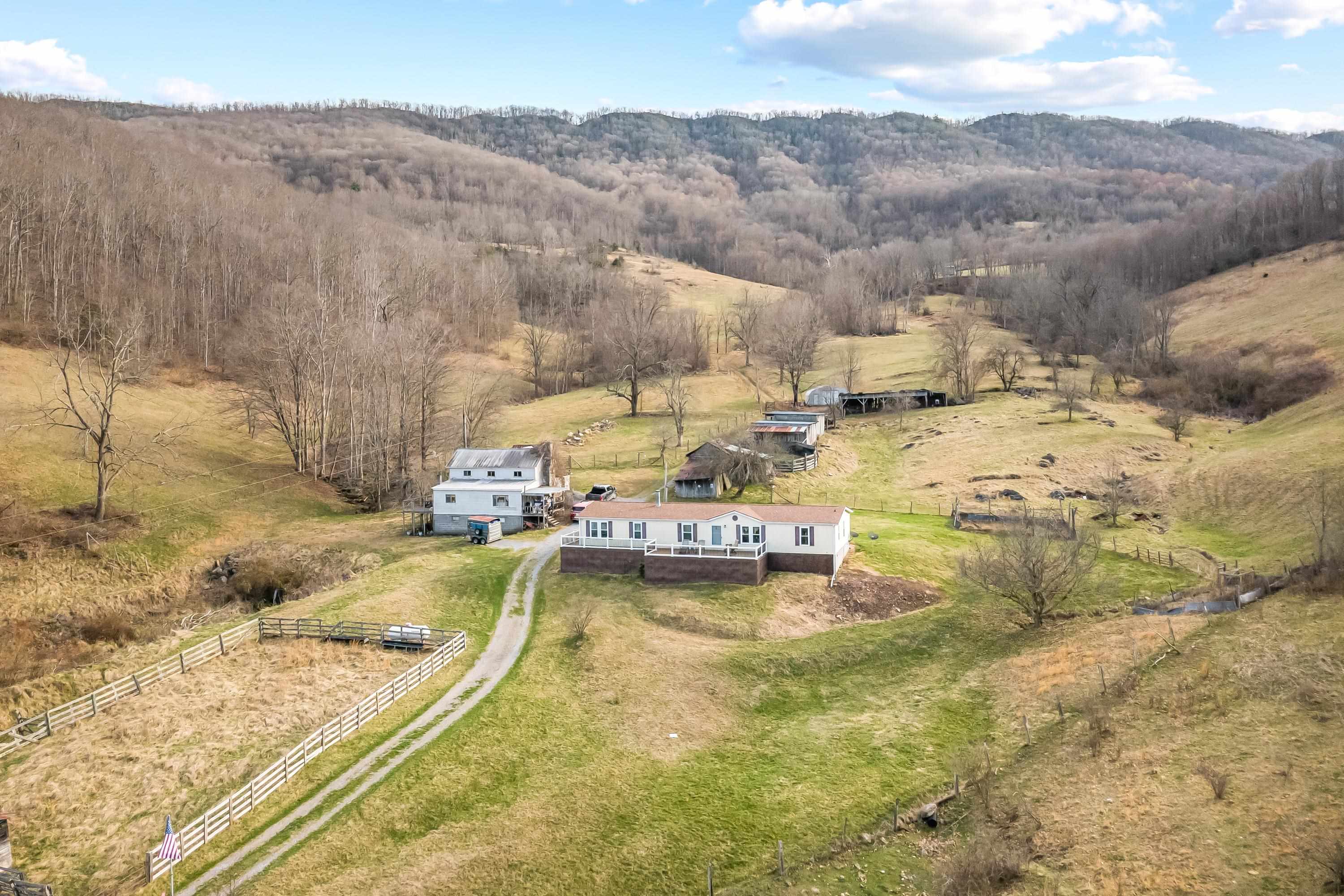 568 Round Bottom Drive Narrows VA 24124