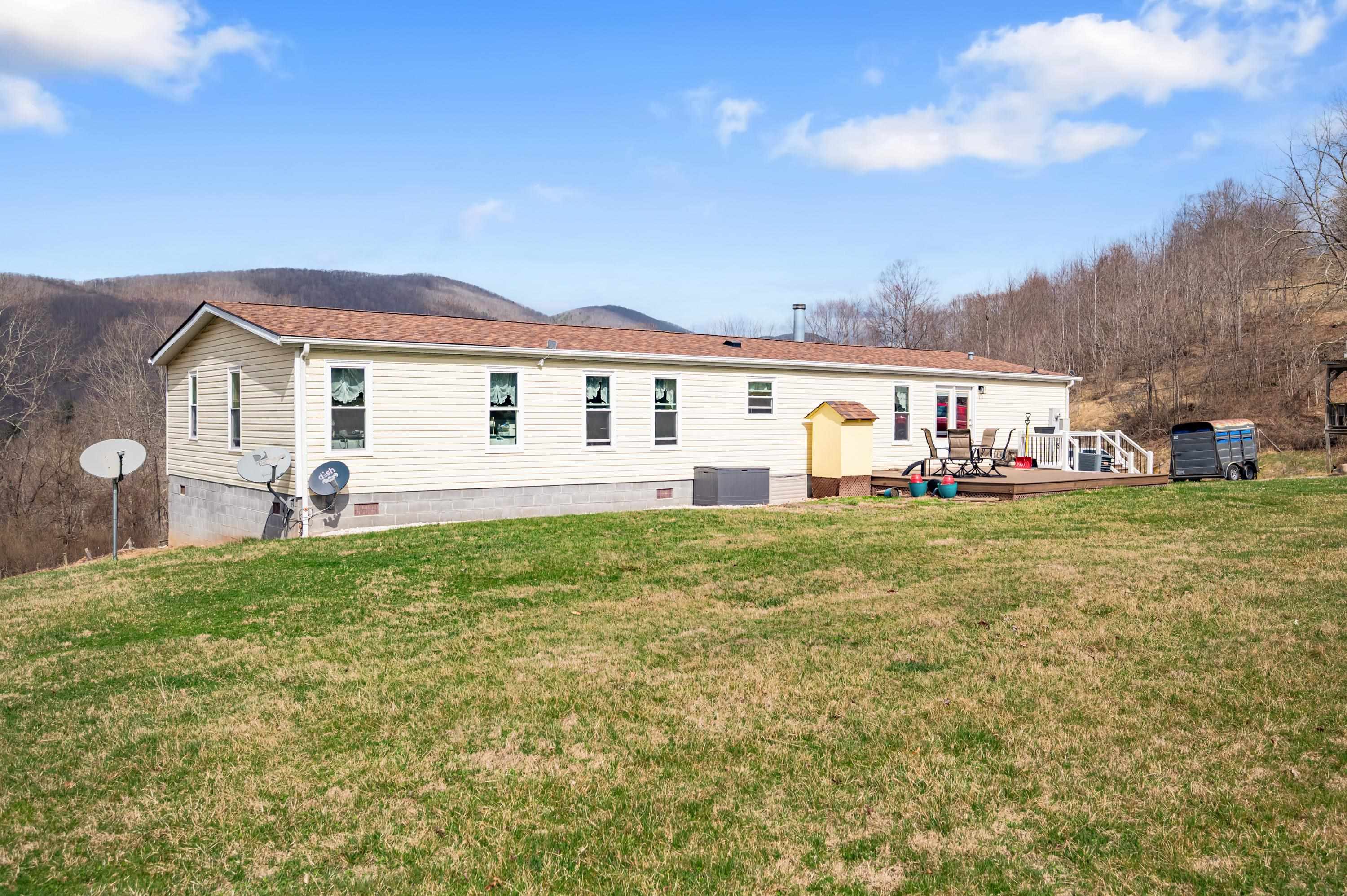 568 Round Bottom Drive Narrows VA 24124