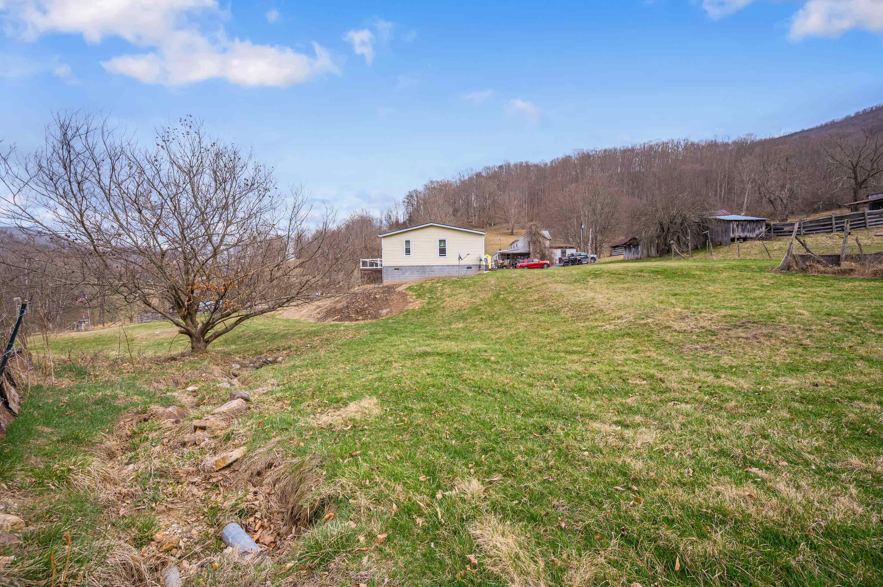 568 Round Bottom Drive Narrows VA 24124