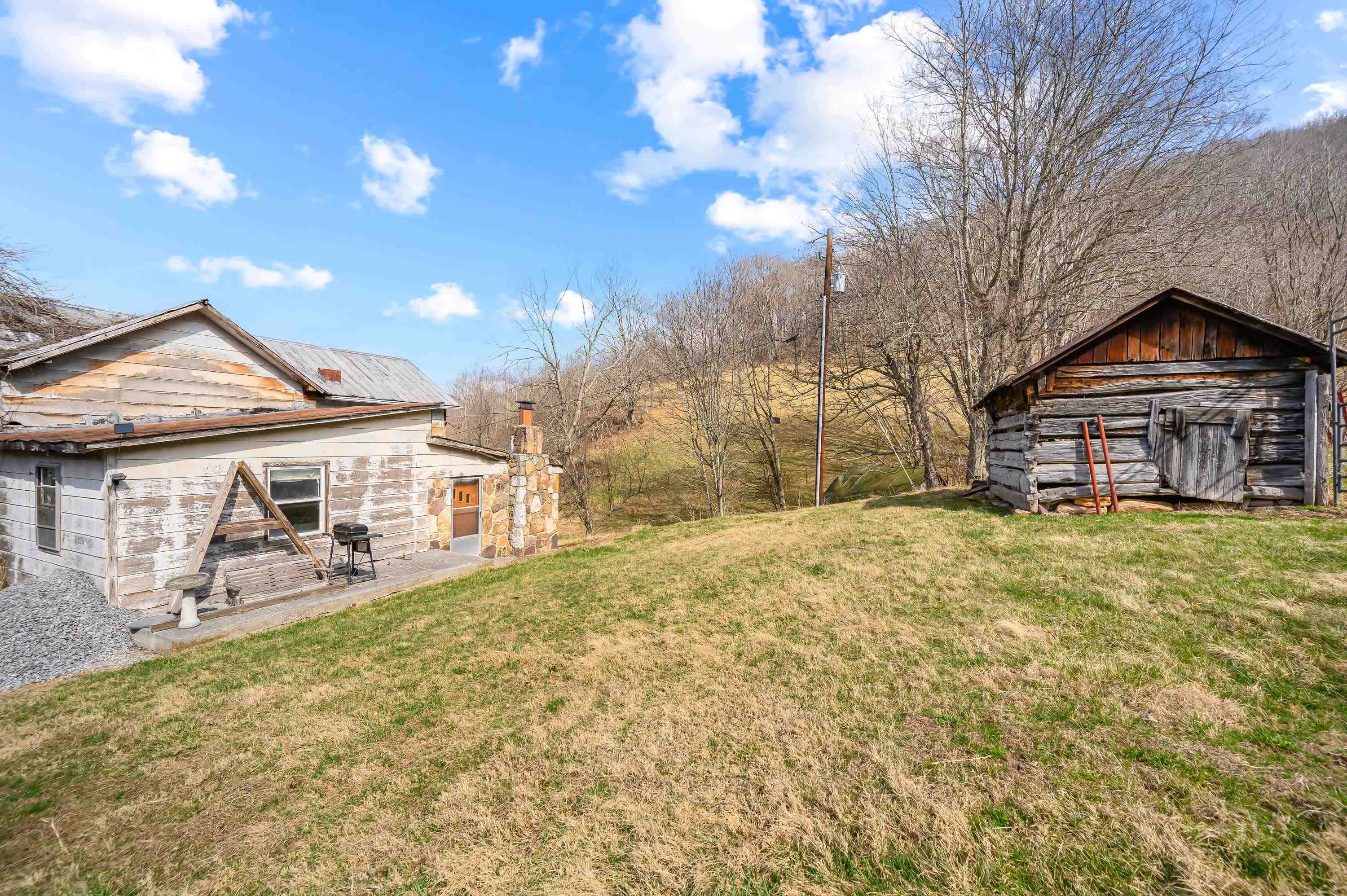 568 Round Bottom Drive Narrows VA 24124