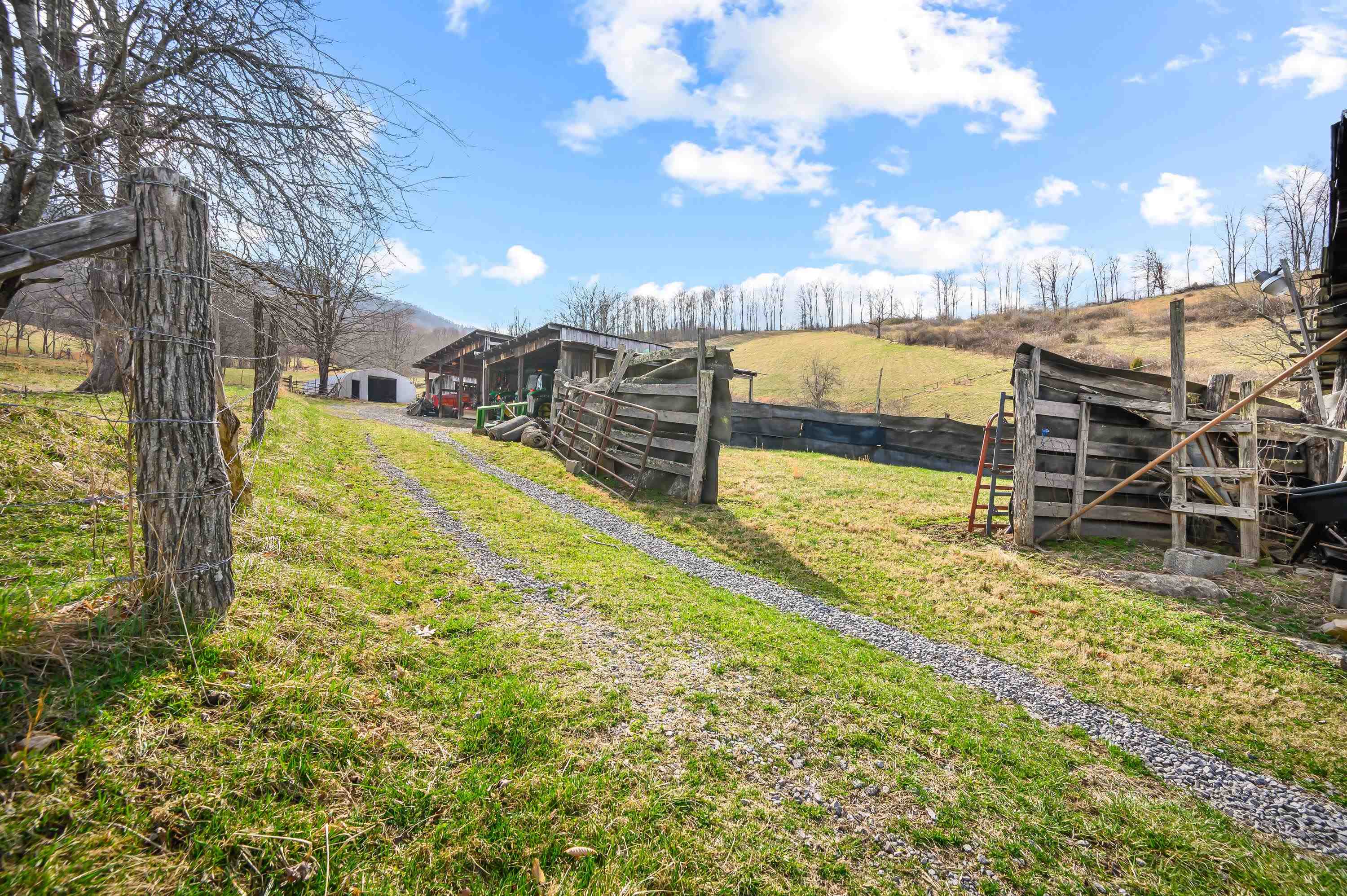 568 Round Bottom Drive Narrows VA 24124