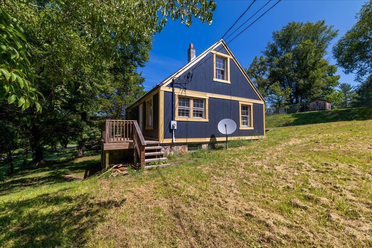 208 Magnolia Lane Narrows VA 24124