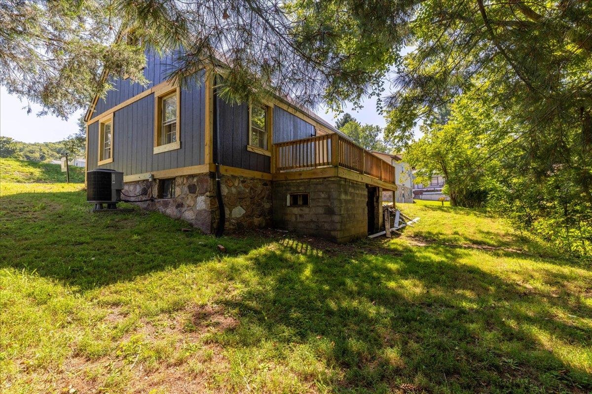 208 Magnolia Lane Narrows VA 24124