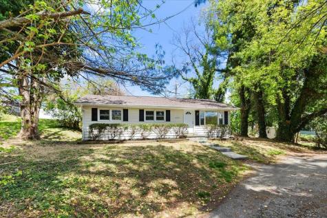 235 Lucas Street NE Christiansburg VA 24073