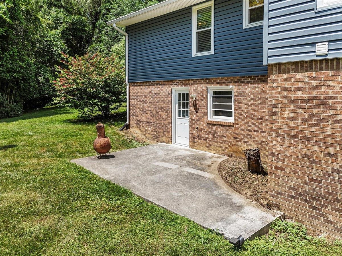 1409 Gladewood Drive Blacksburg VA 24060