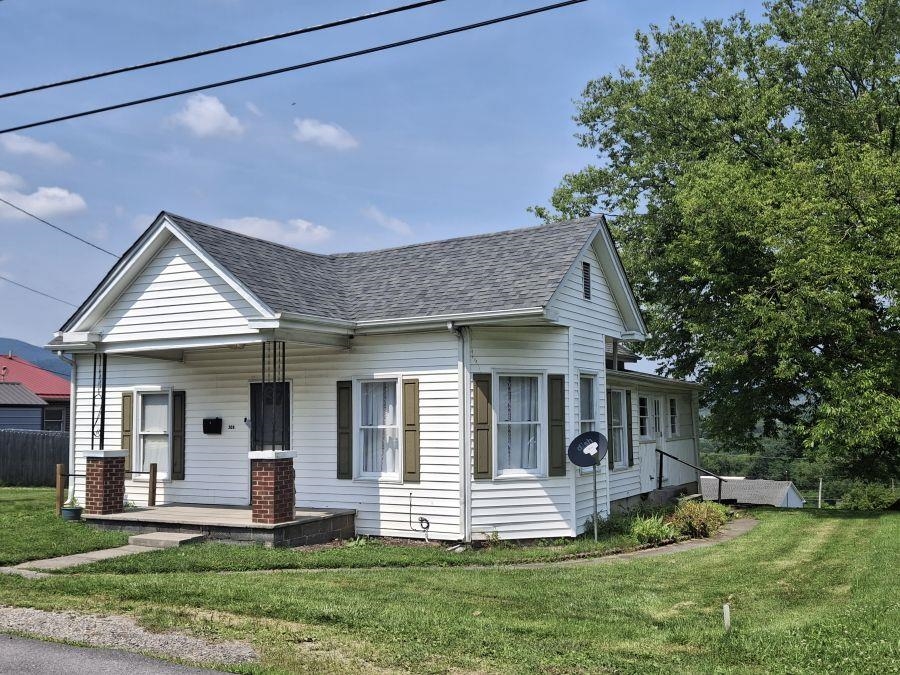 308 Montgomery Street Pearisburg VA 24134