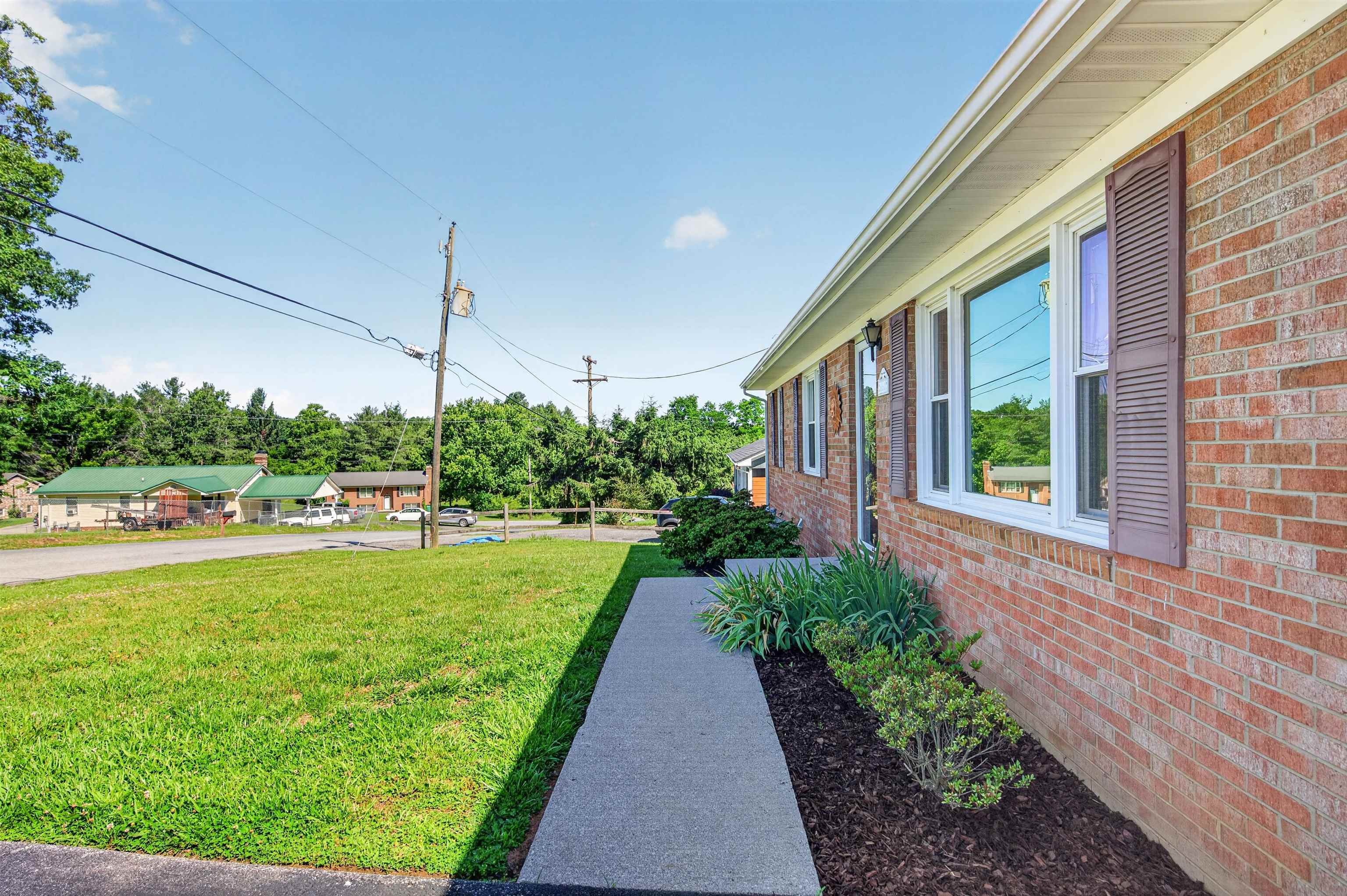 660 Mcdaniel Drive Christiansburg VA 24073