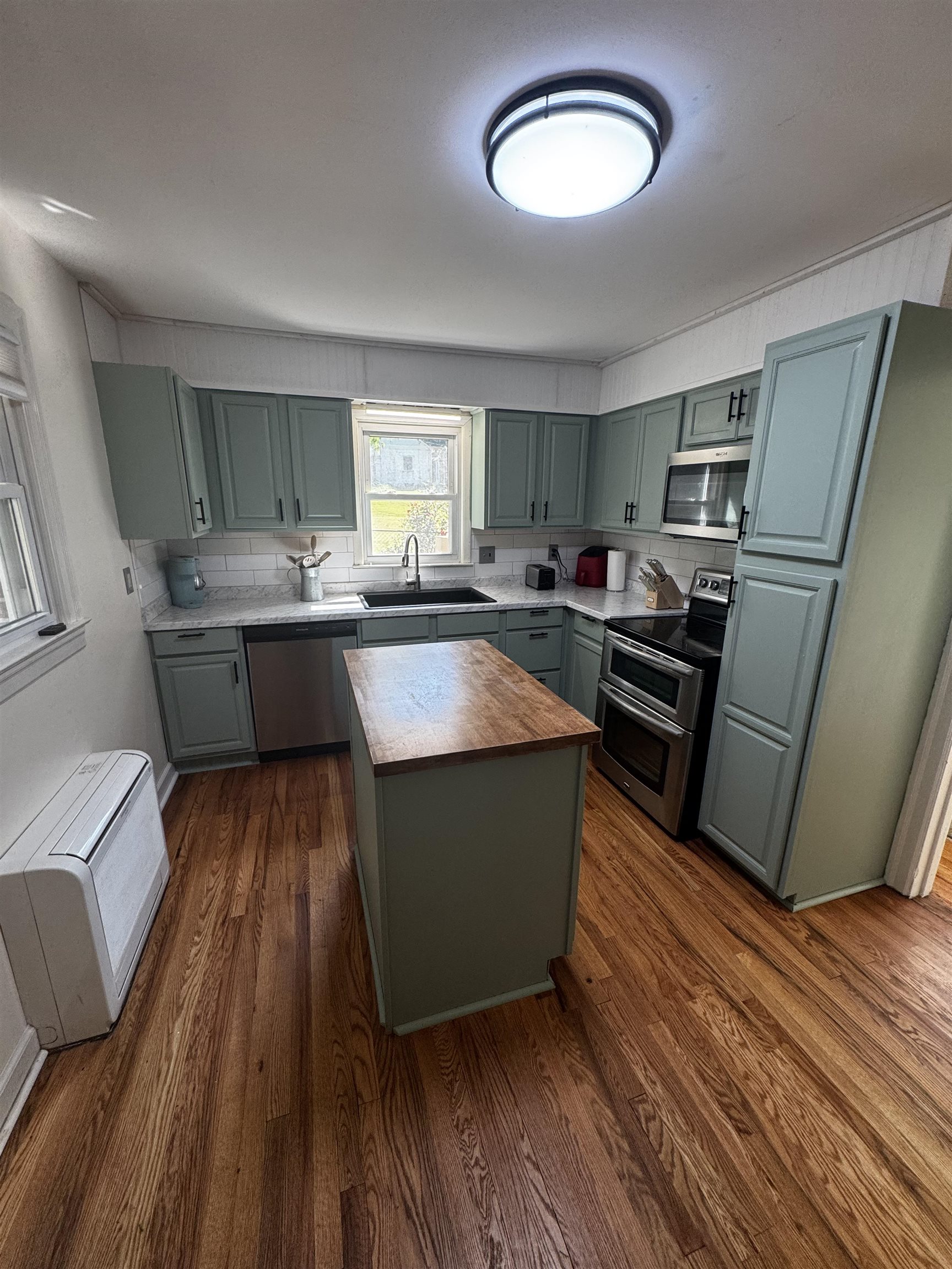 6057 Virginia Avenue Pembroke VA 24136