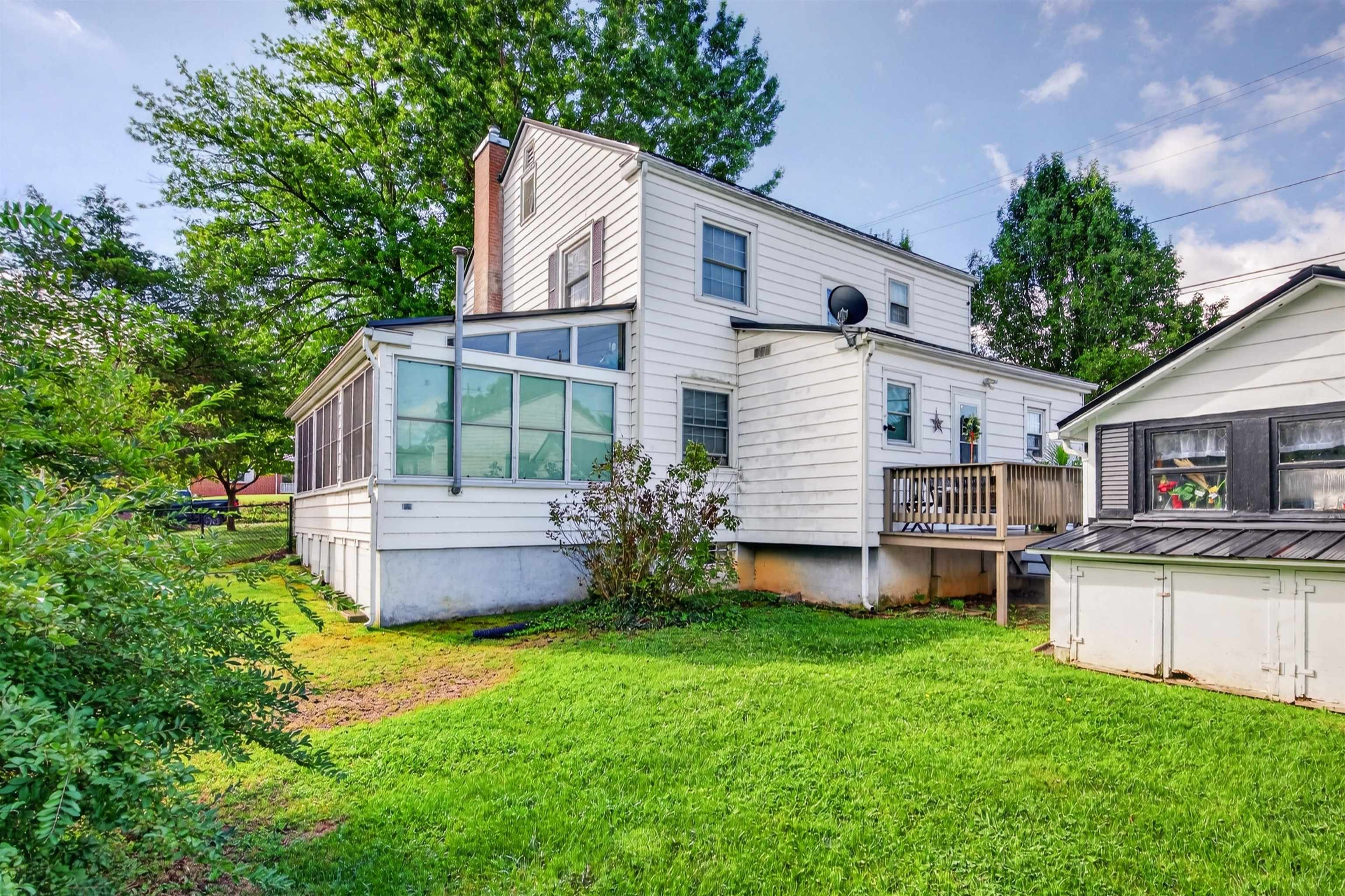 690 W Washington Street Wytheville VA 24382