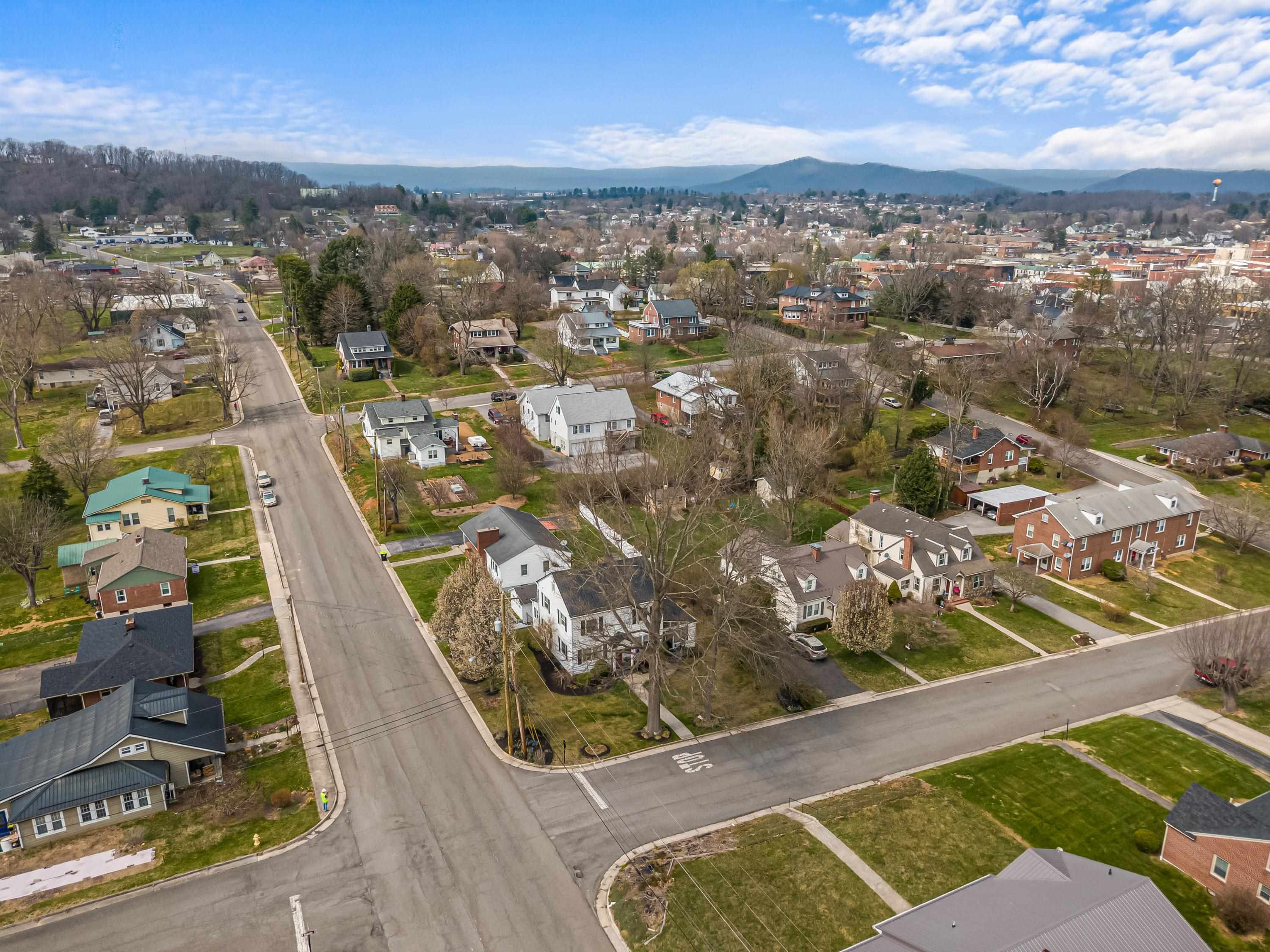 690 W Washington Street Wytheville VA 24382