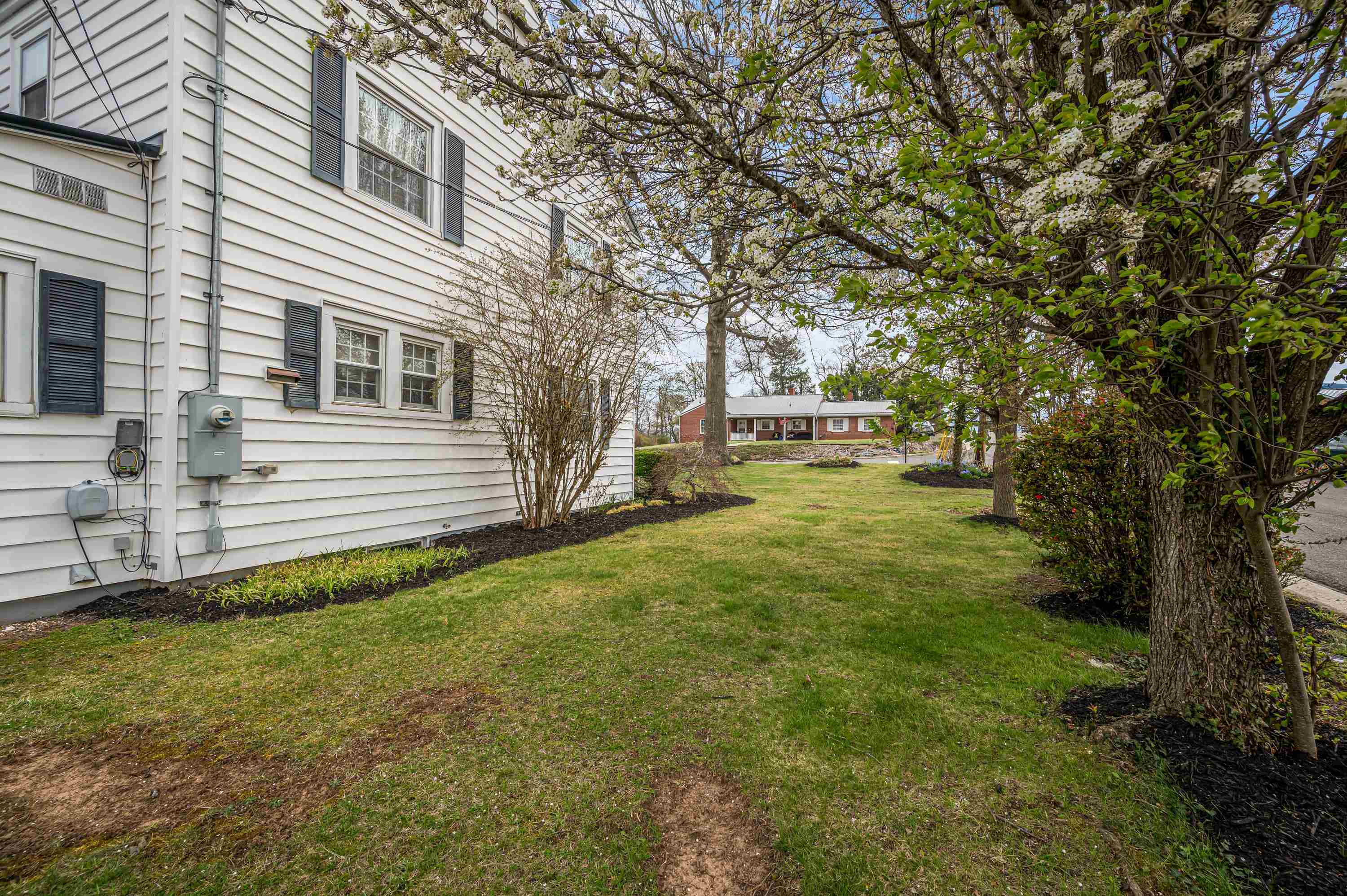 690 W Washington Street Wytheville VA 24382