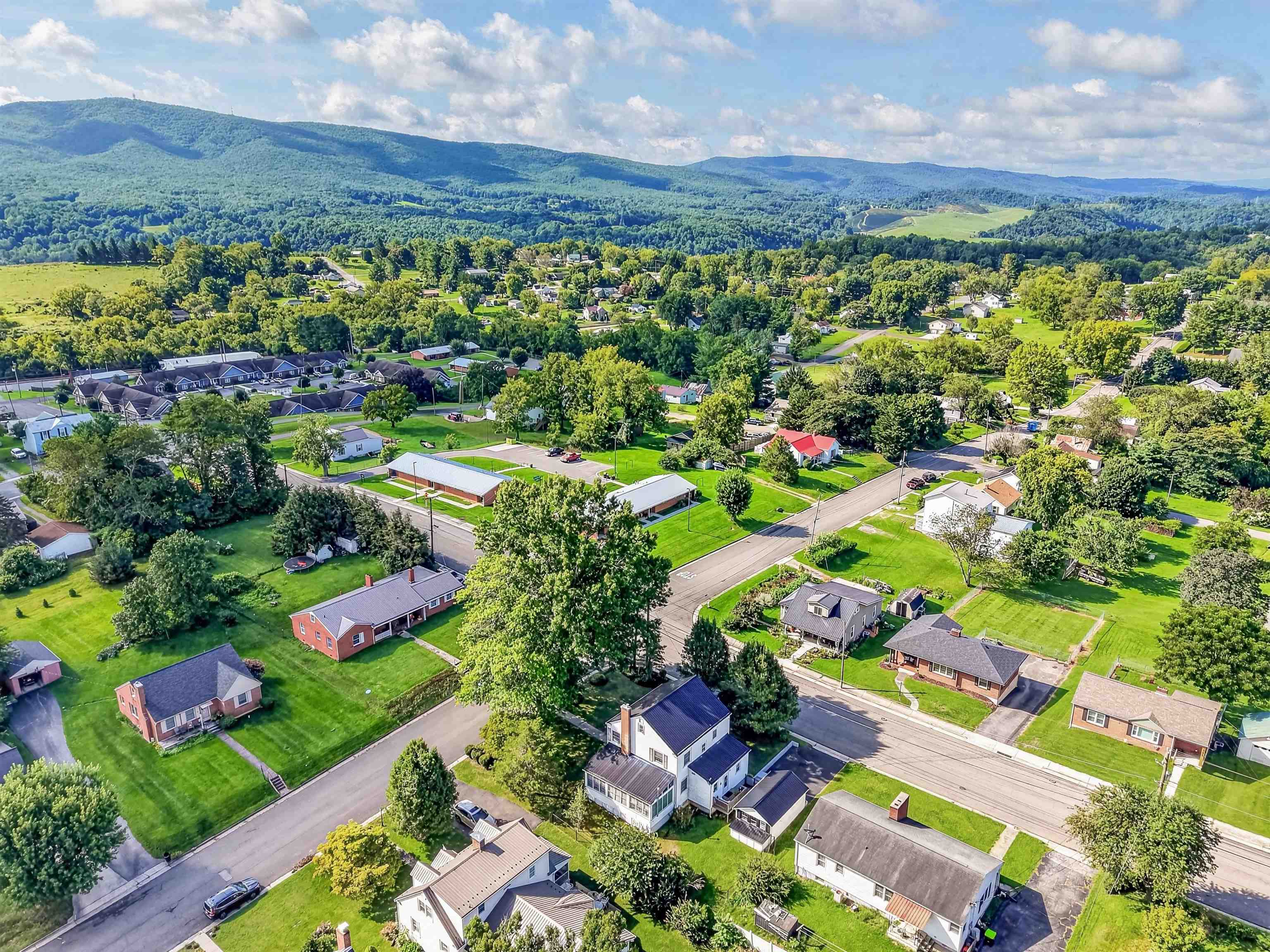 690 W Washington Street Wytheville VA 24382