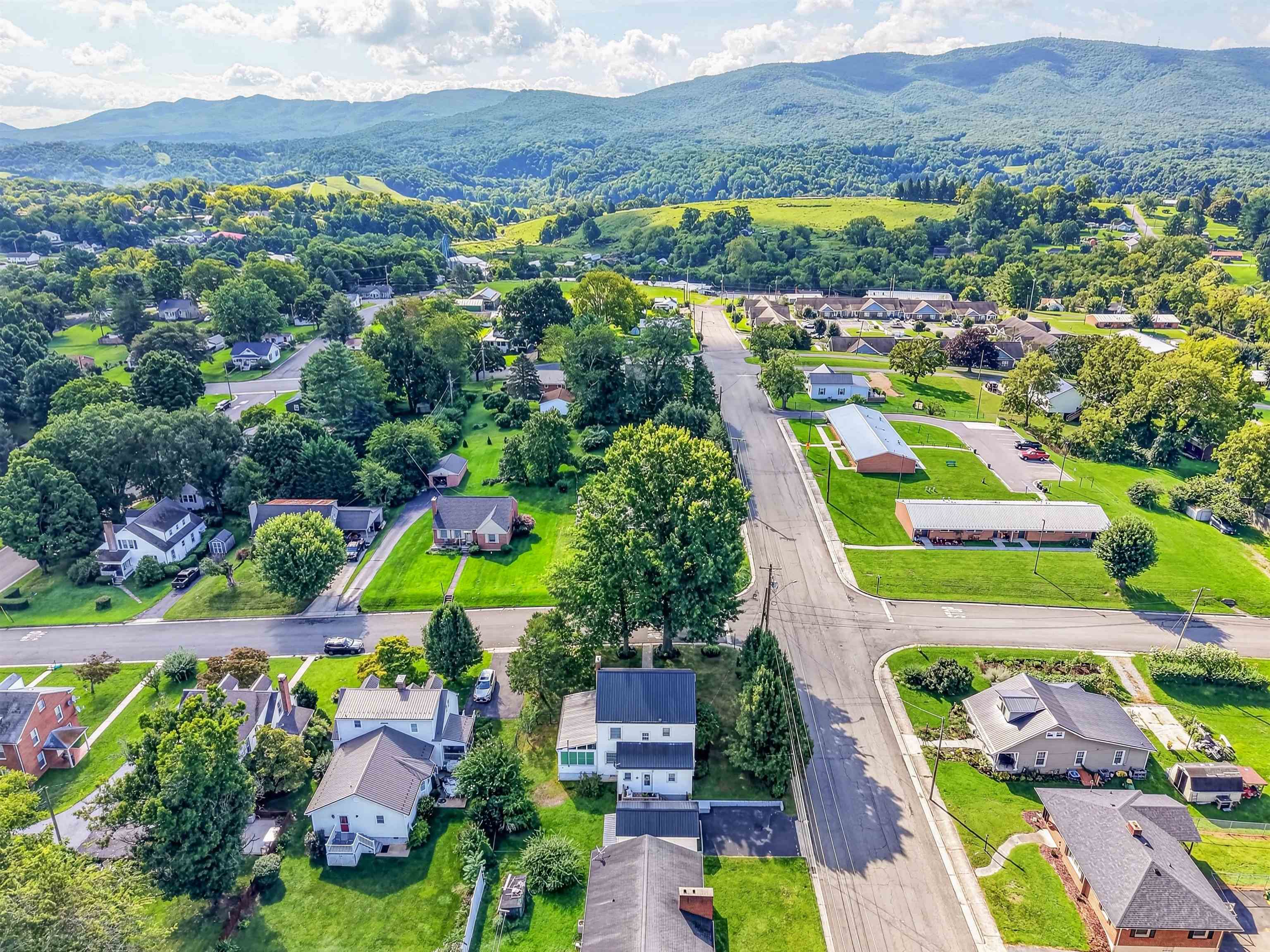690 W Washington Street Wytheville VA 24382