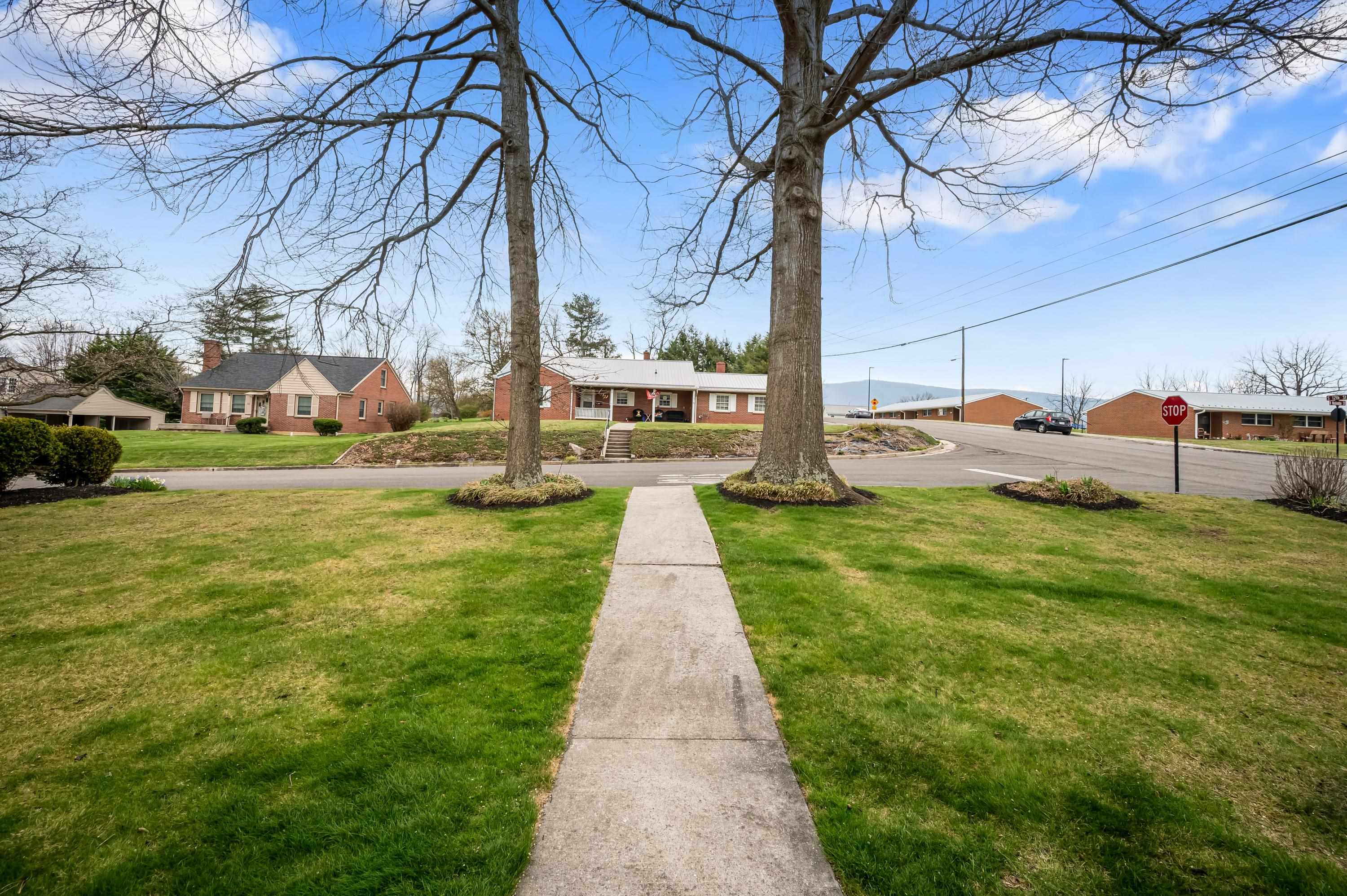 690 W Washington Street Wytheville VA 24382