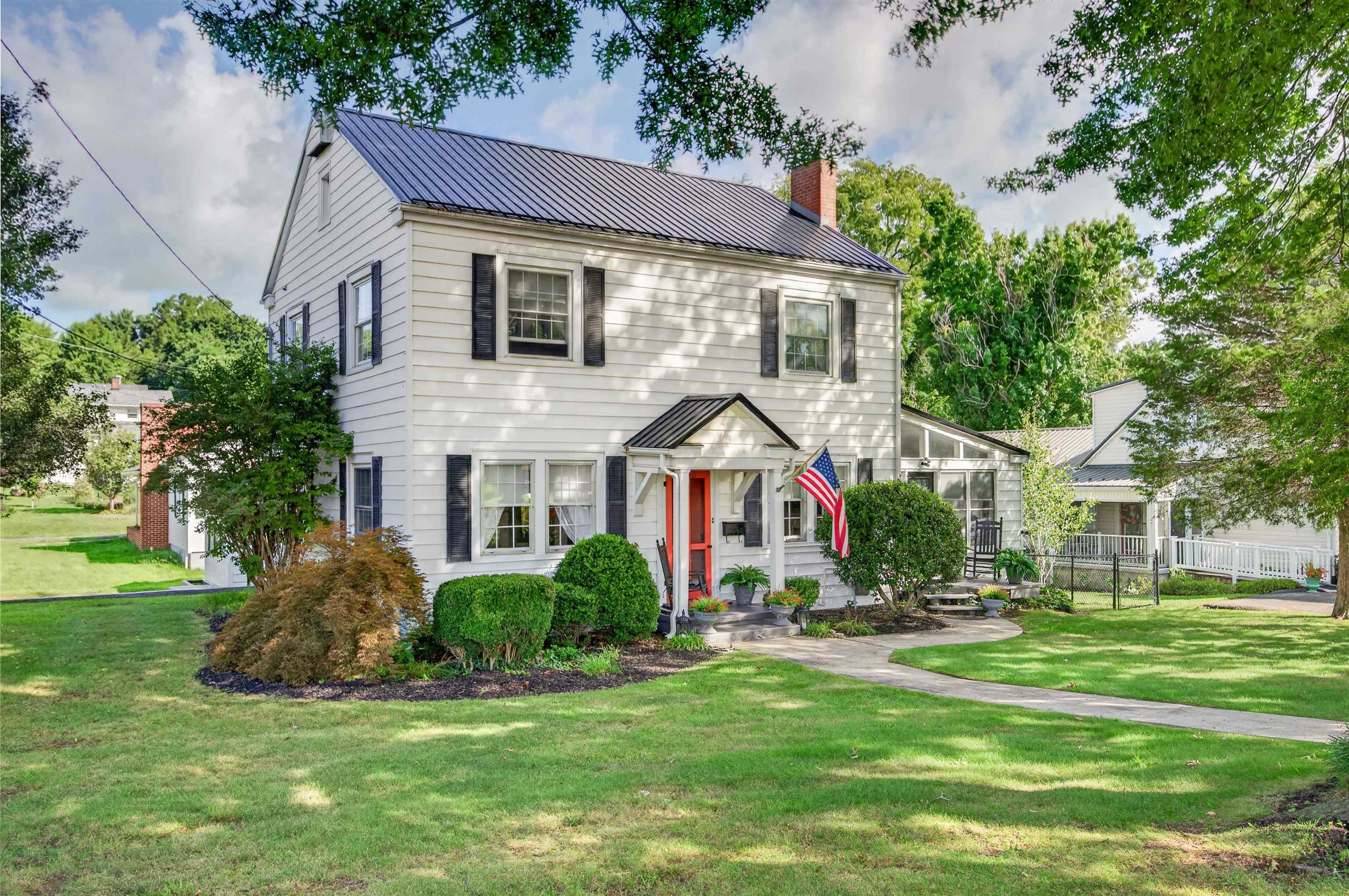 690 W Washington Street Wytheville VA 24382