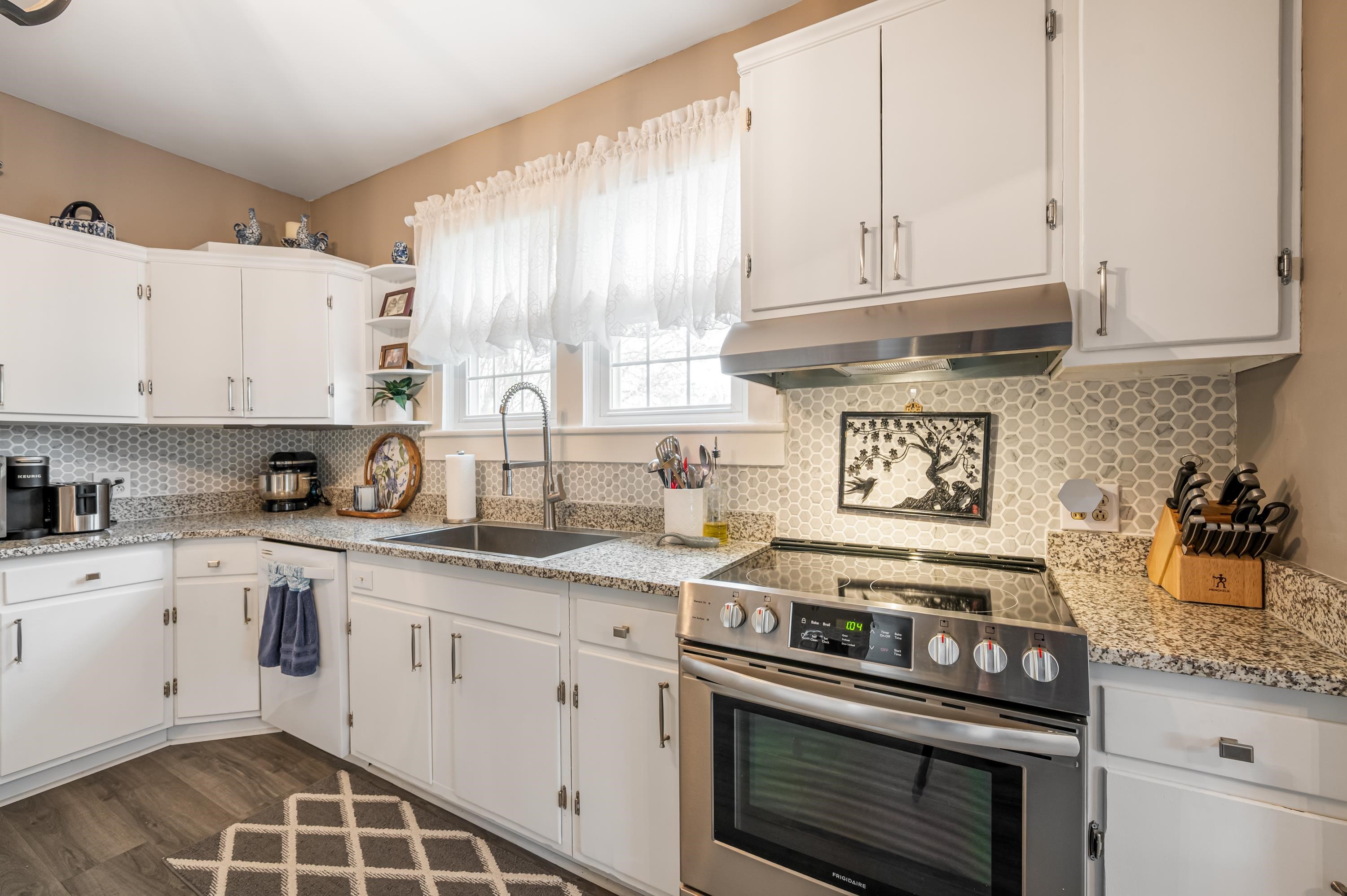 690 W Washington Street Wytheville VA 24382