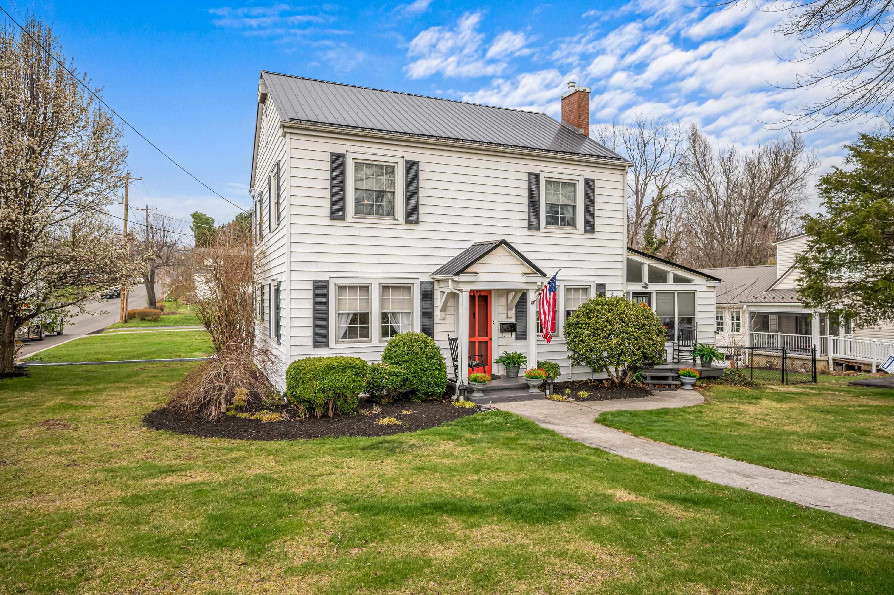 690 W Washington Street Wytheville VA 24382