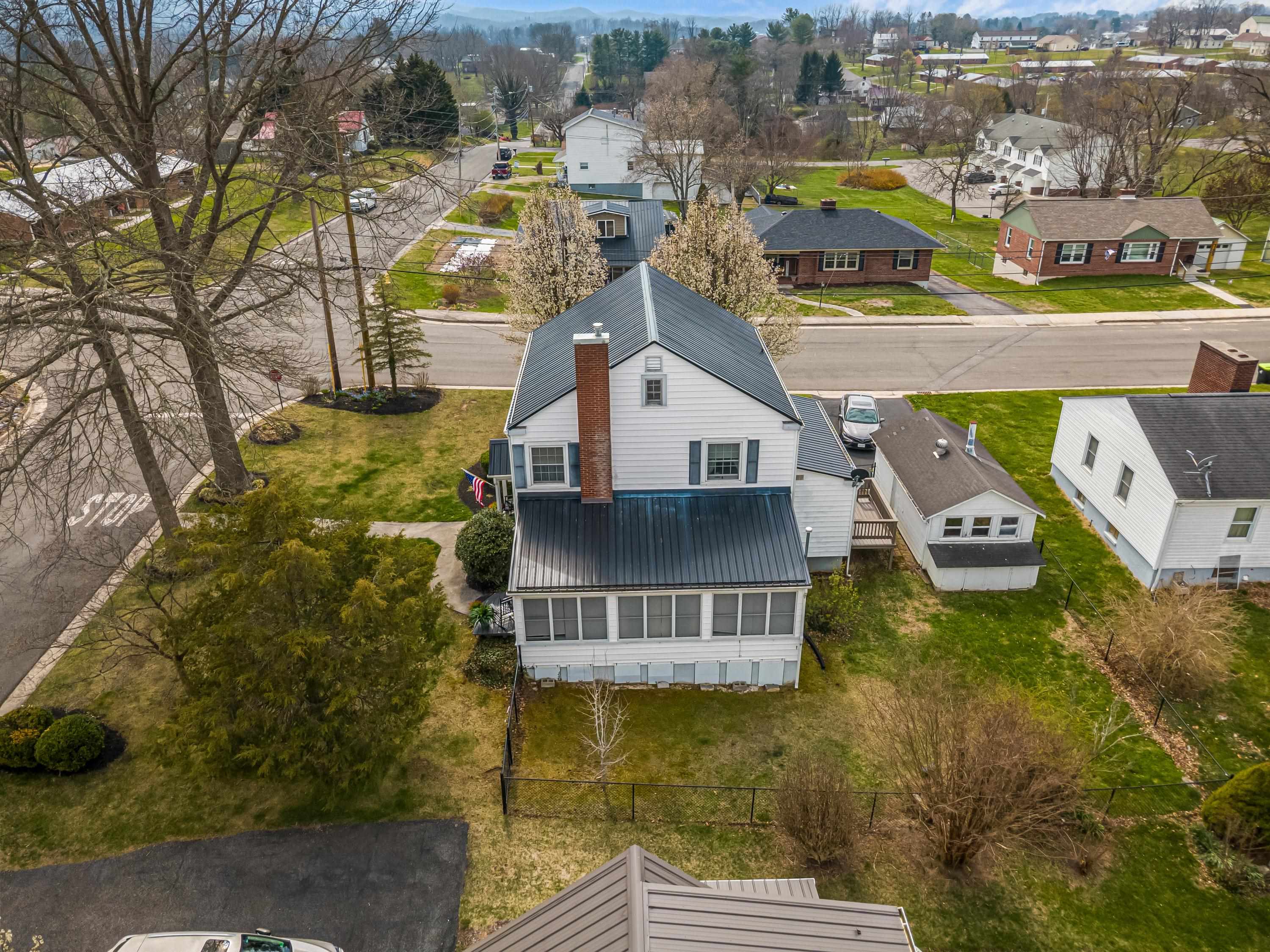 690 W Washington Street Wytheville VA 24382