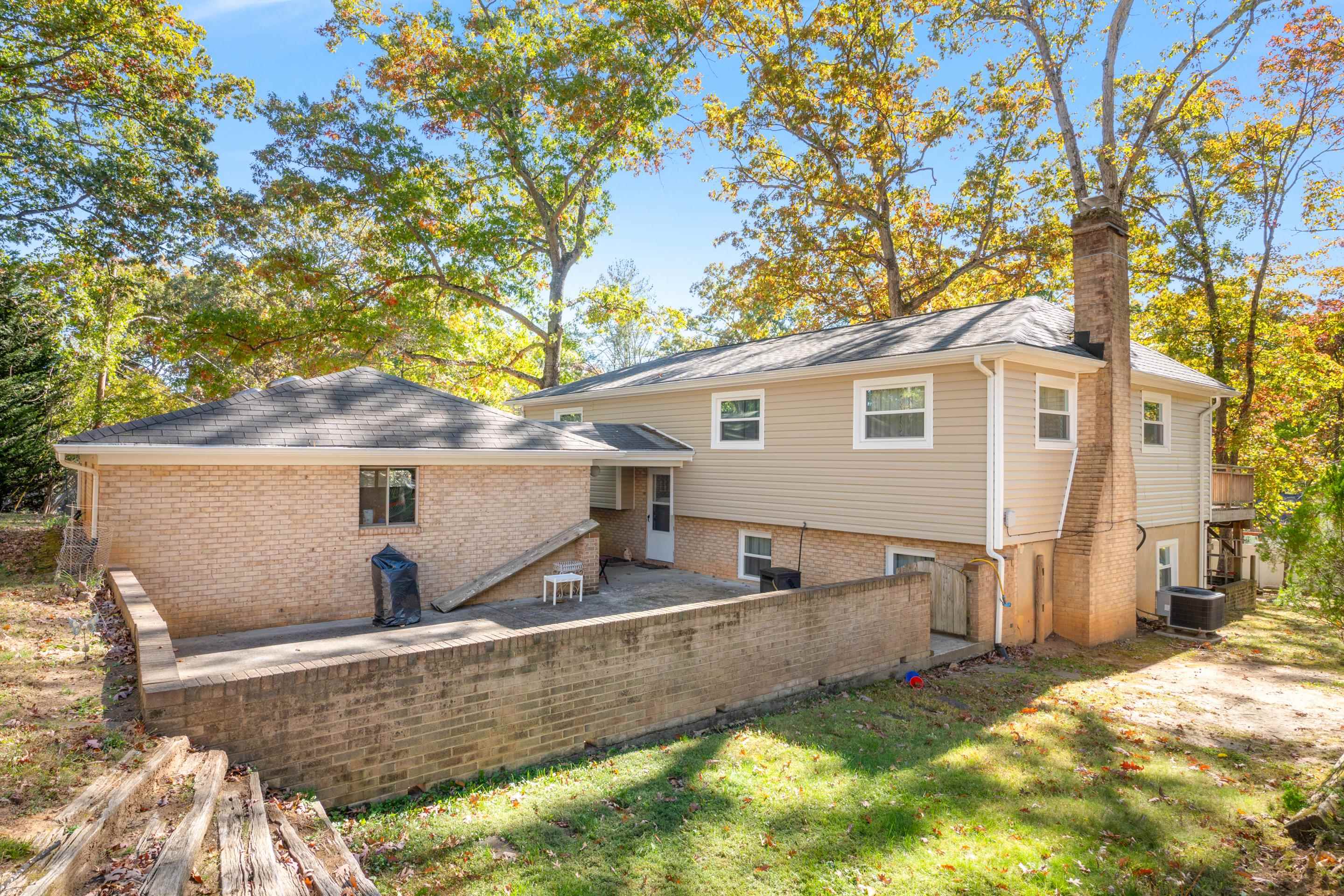 2926 Waxwing Circle Roanoke VA 24018