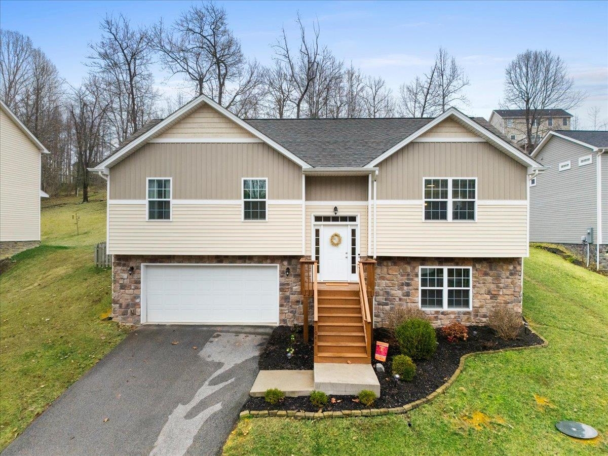 Christiansburg VA, 1041 St Clair Lane