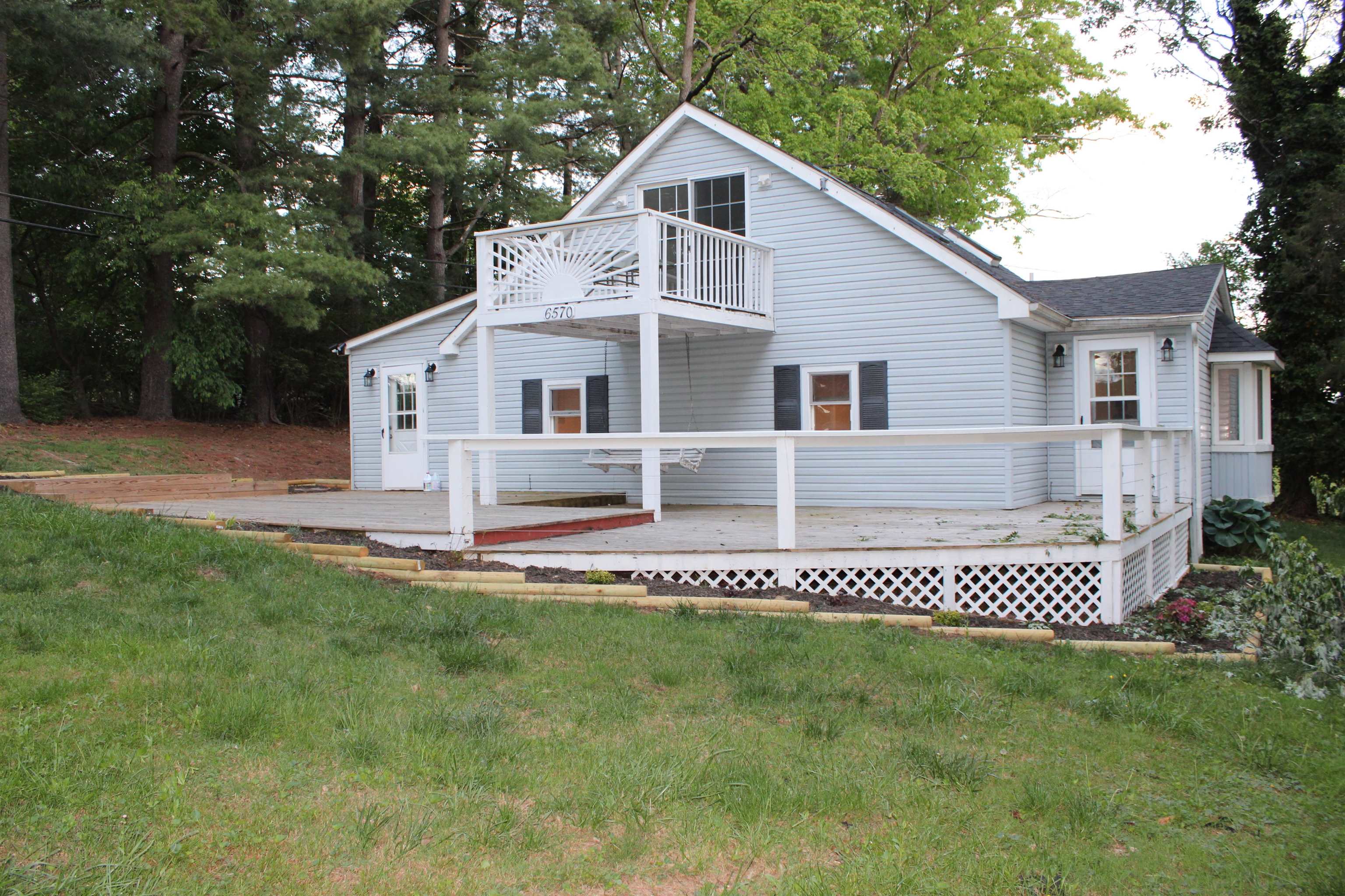 6570 Walnut Lane Fairlawn VA 24141