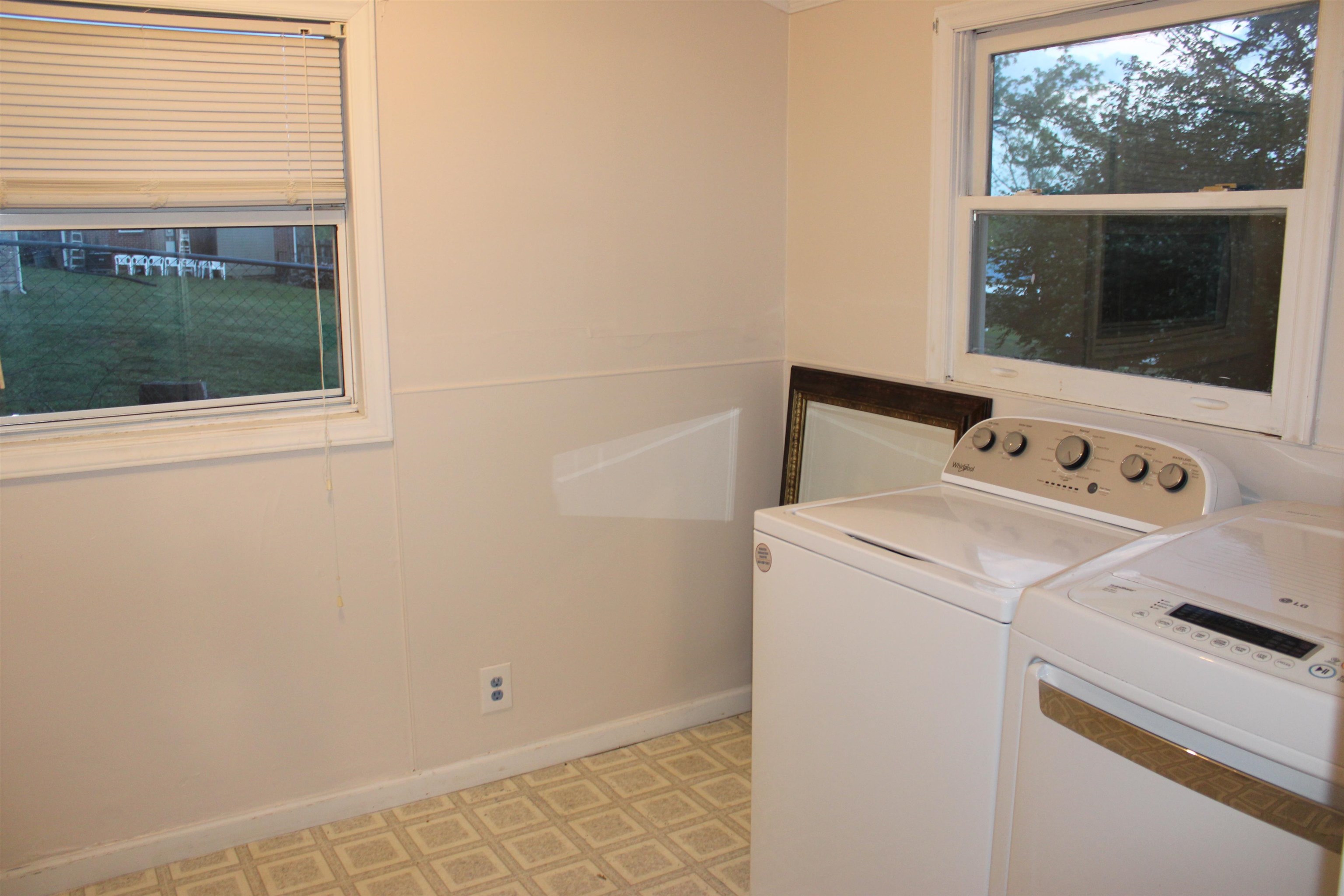 6570 Walnut Lane Fairlawn VA 24141
