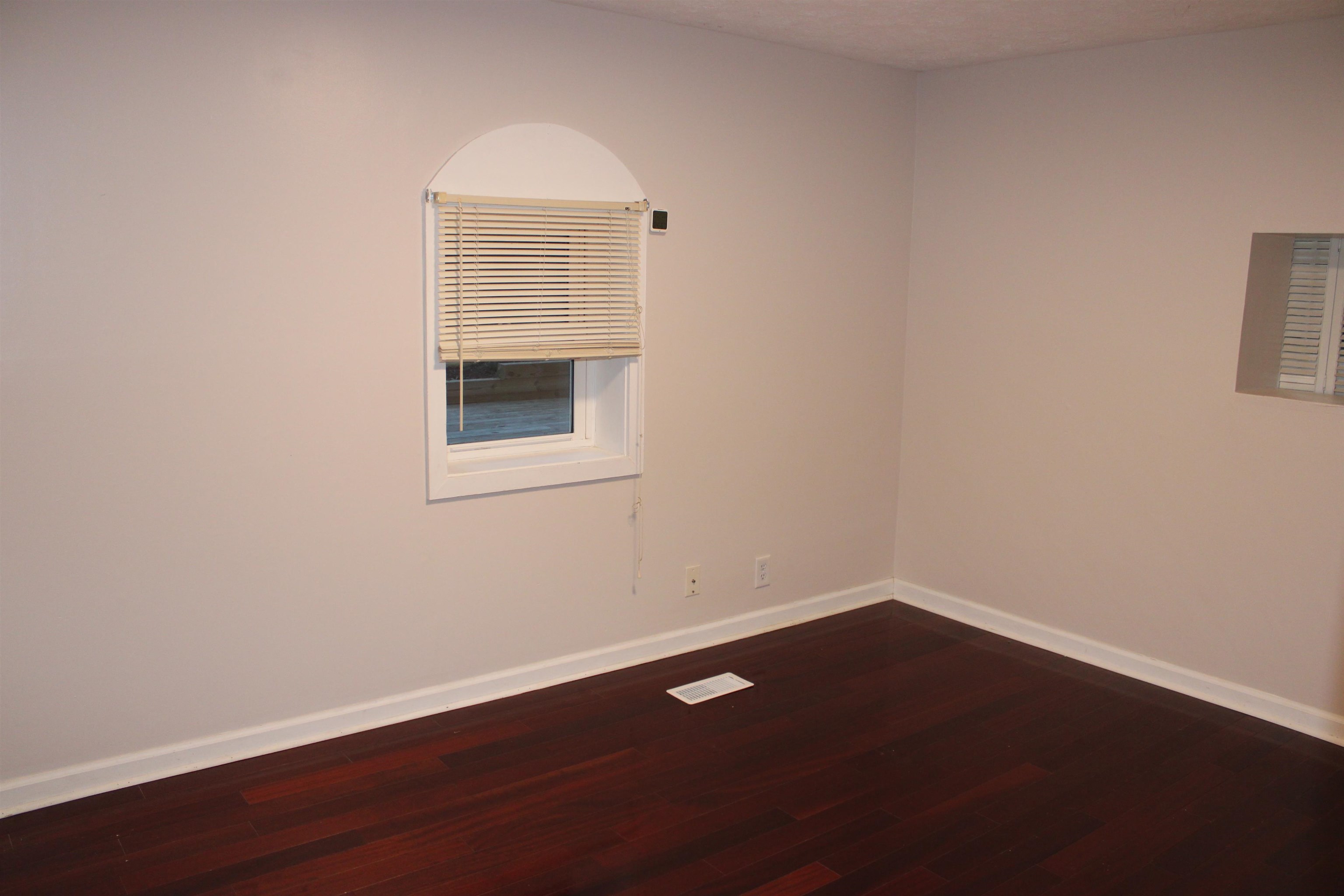 6570 Walnut Lane Fairlawn VA 24141