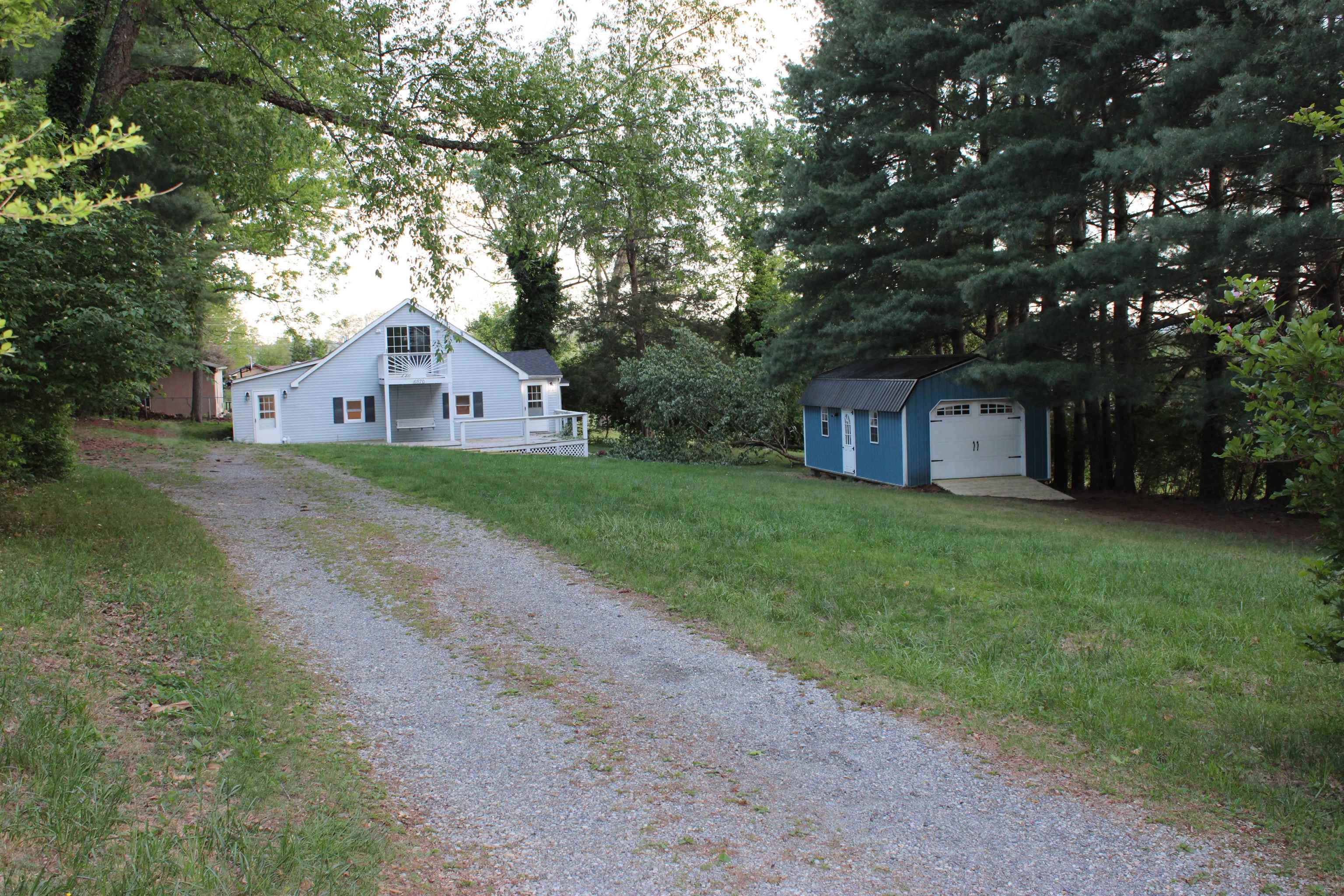6570 Walnut Lane Fairlawn VA 24141