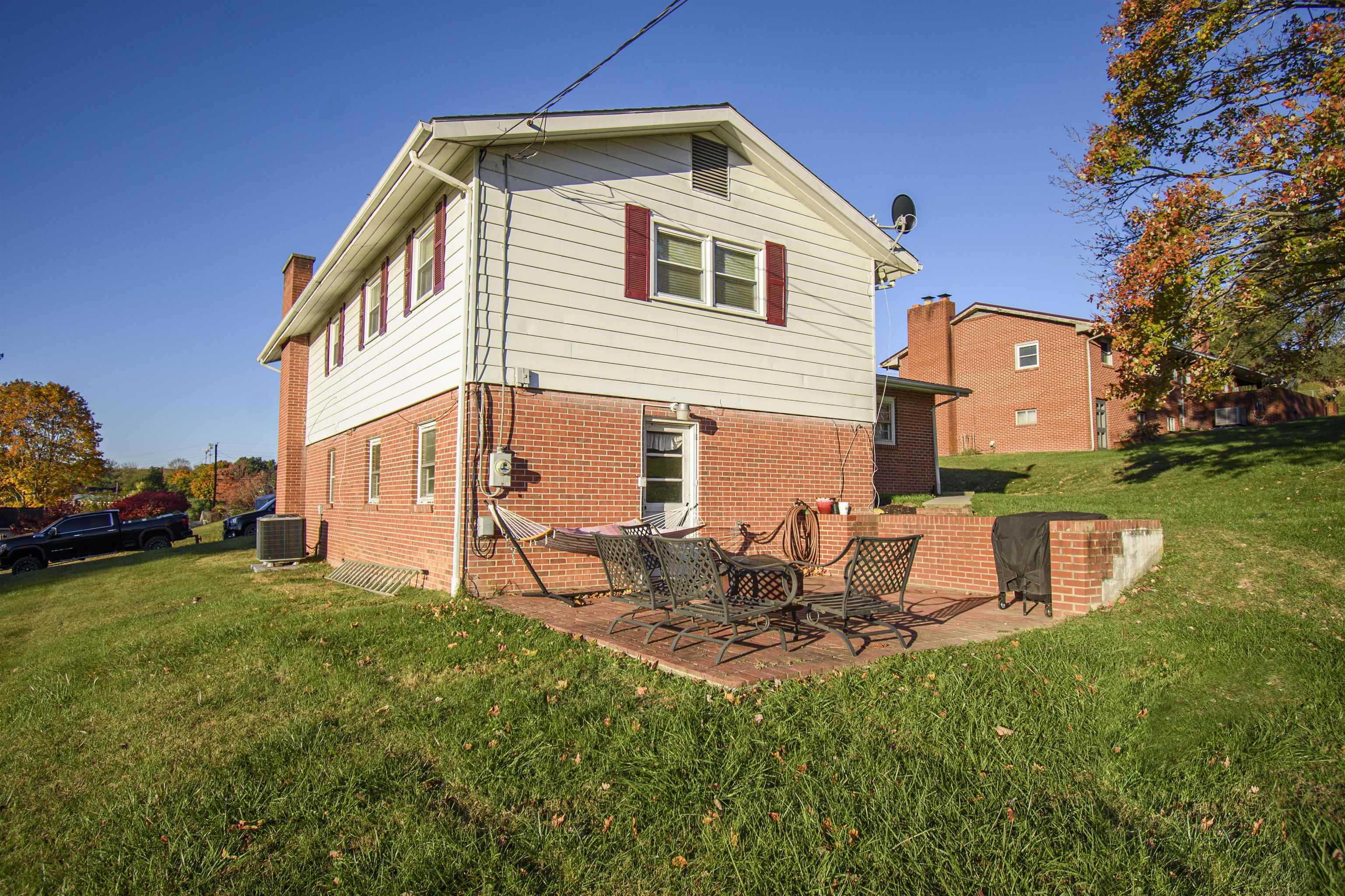 1713 Monte Vista Drive Pulaski VA 24301