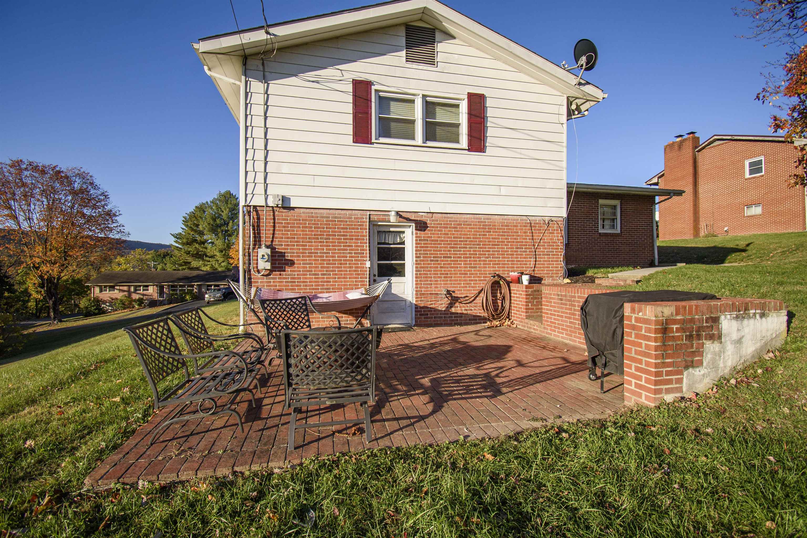 1713 Monte Vista Drive Pulaski VA 24301