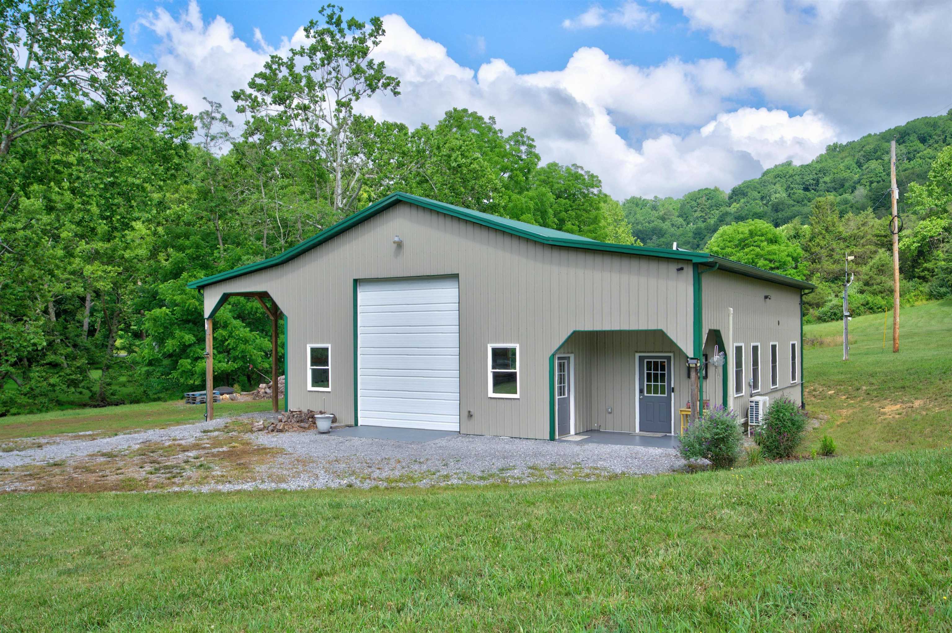 136 Clemons Lane Pearisburg VA 24134