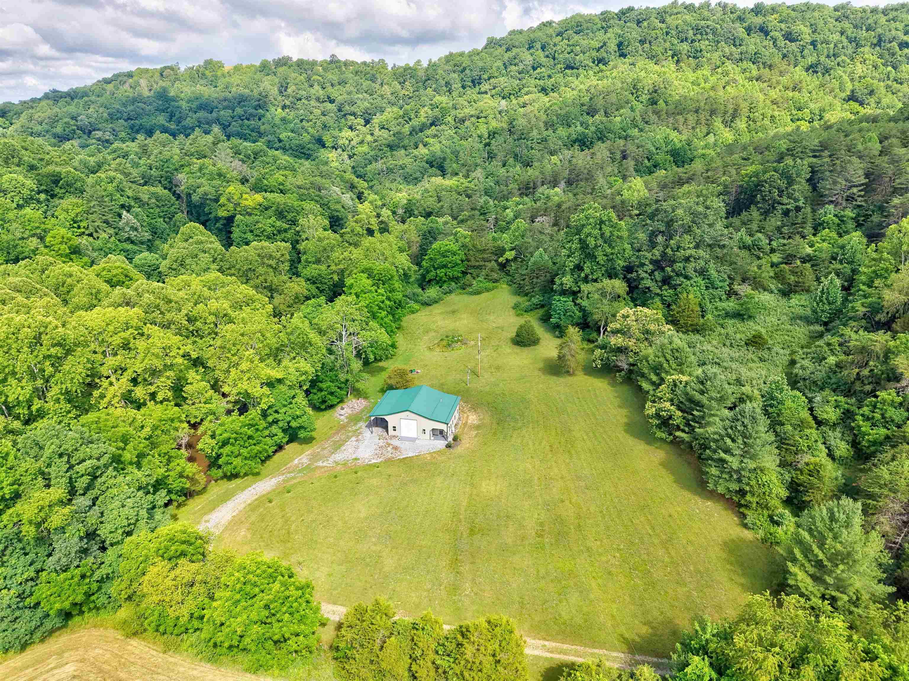 136 Clemons Lane Pearisburg VA 24134