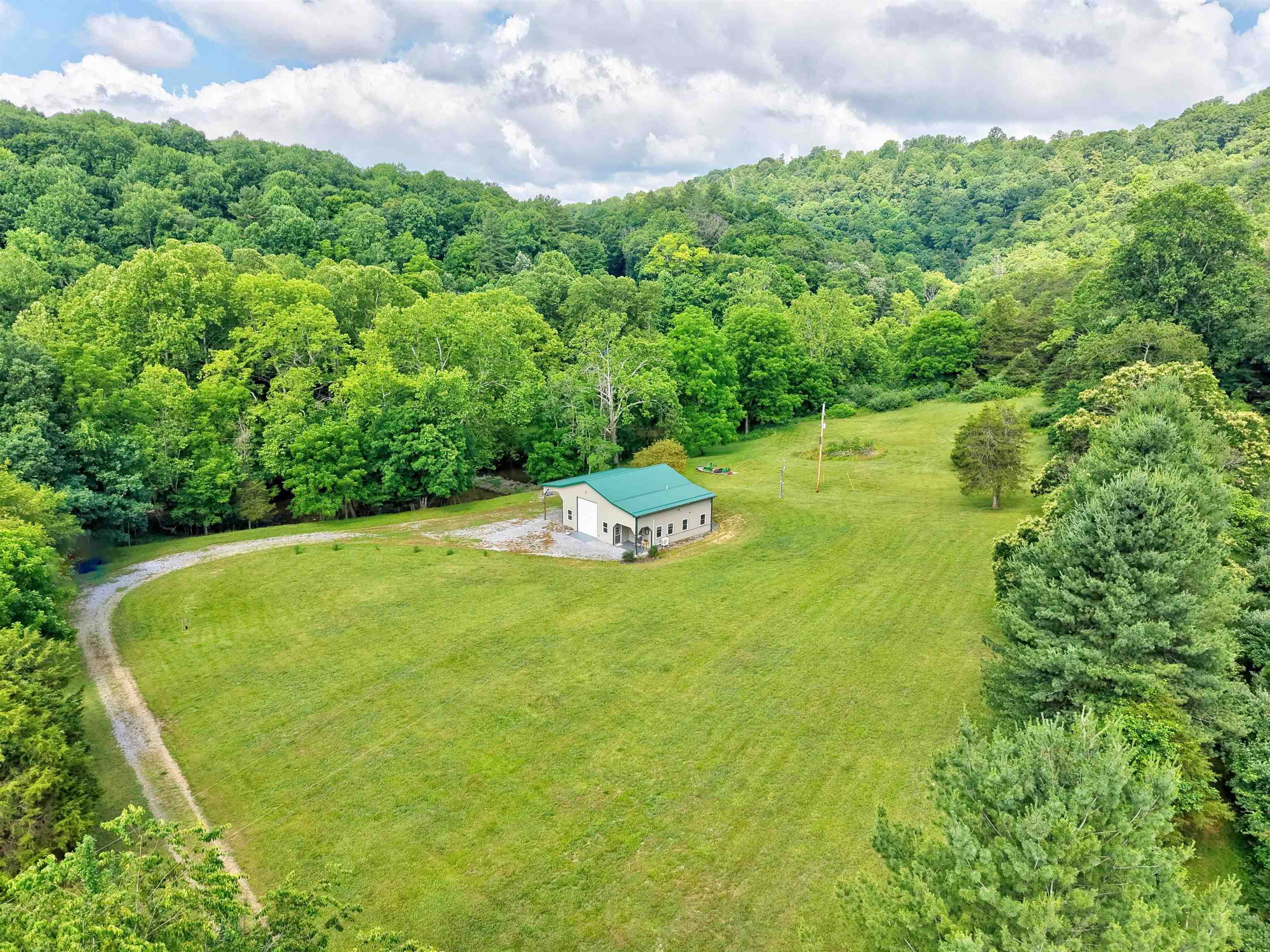 136 Clemons Lane Pearisburg VA 24134