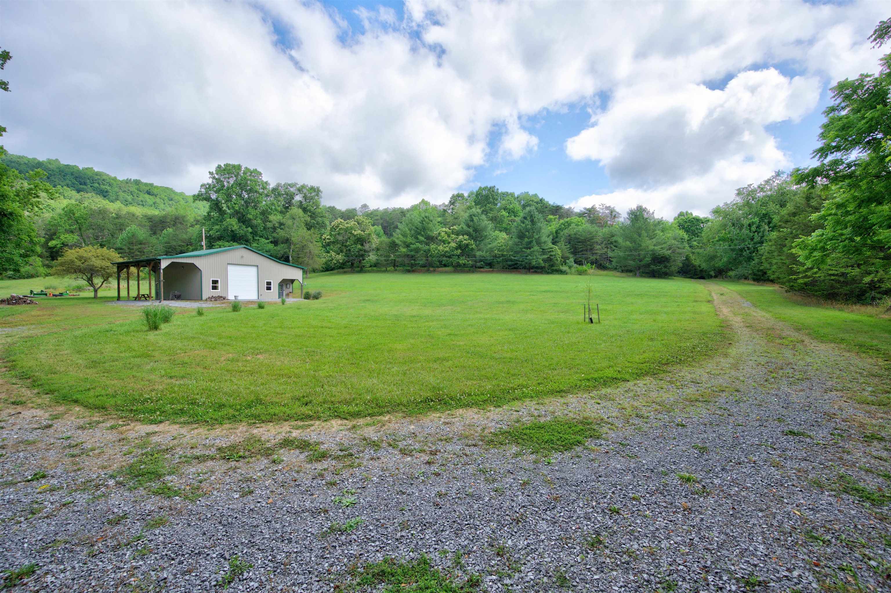 136 Clemons Lane Pearisburg VA 24134