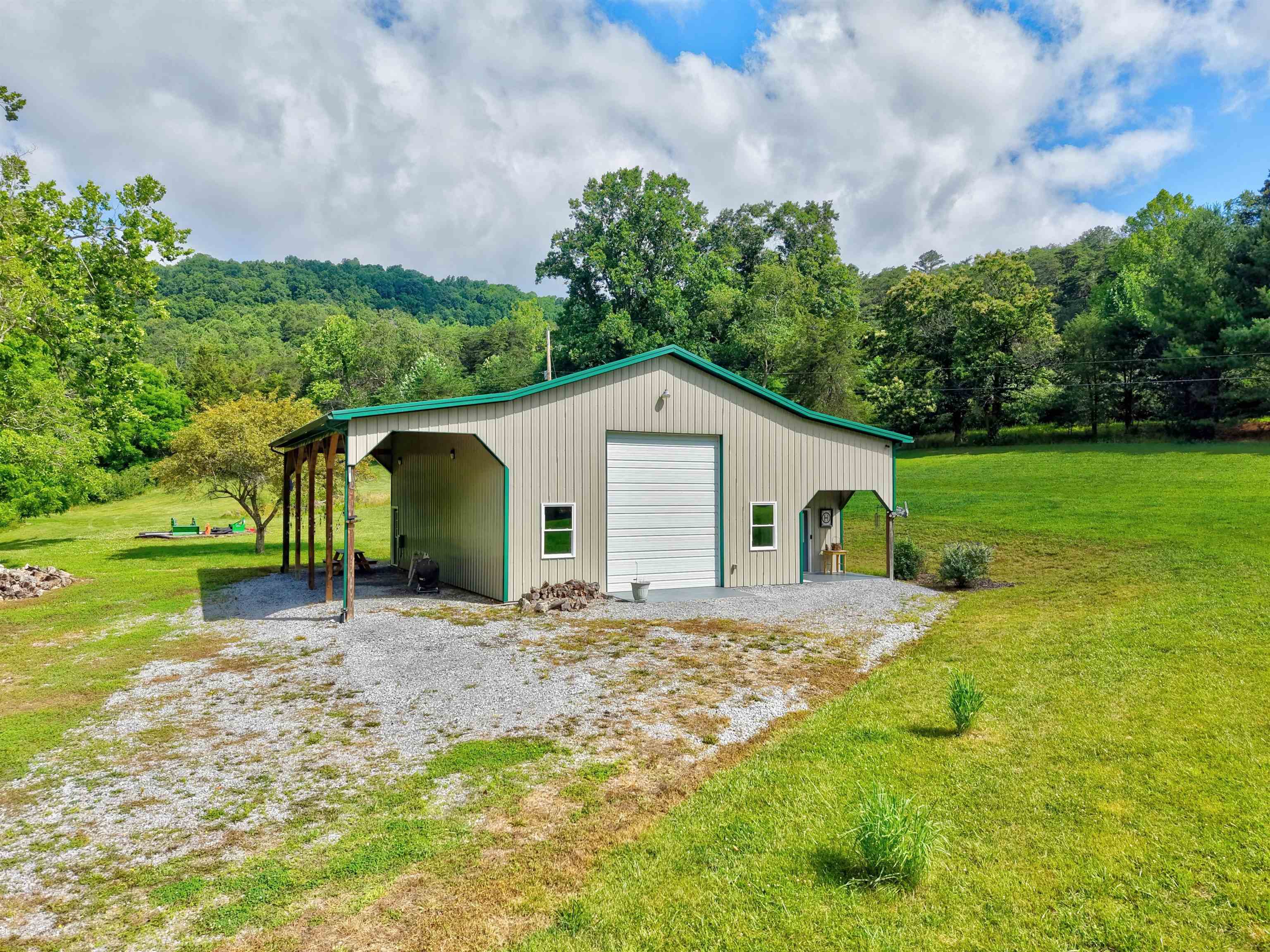 136 Clemons Lane Pearisburg VA 24134
